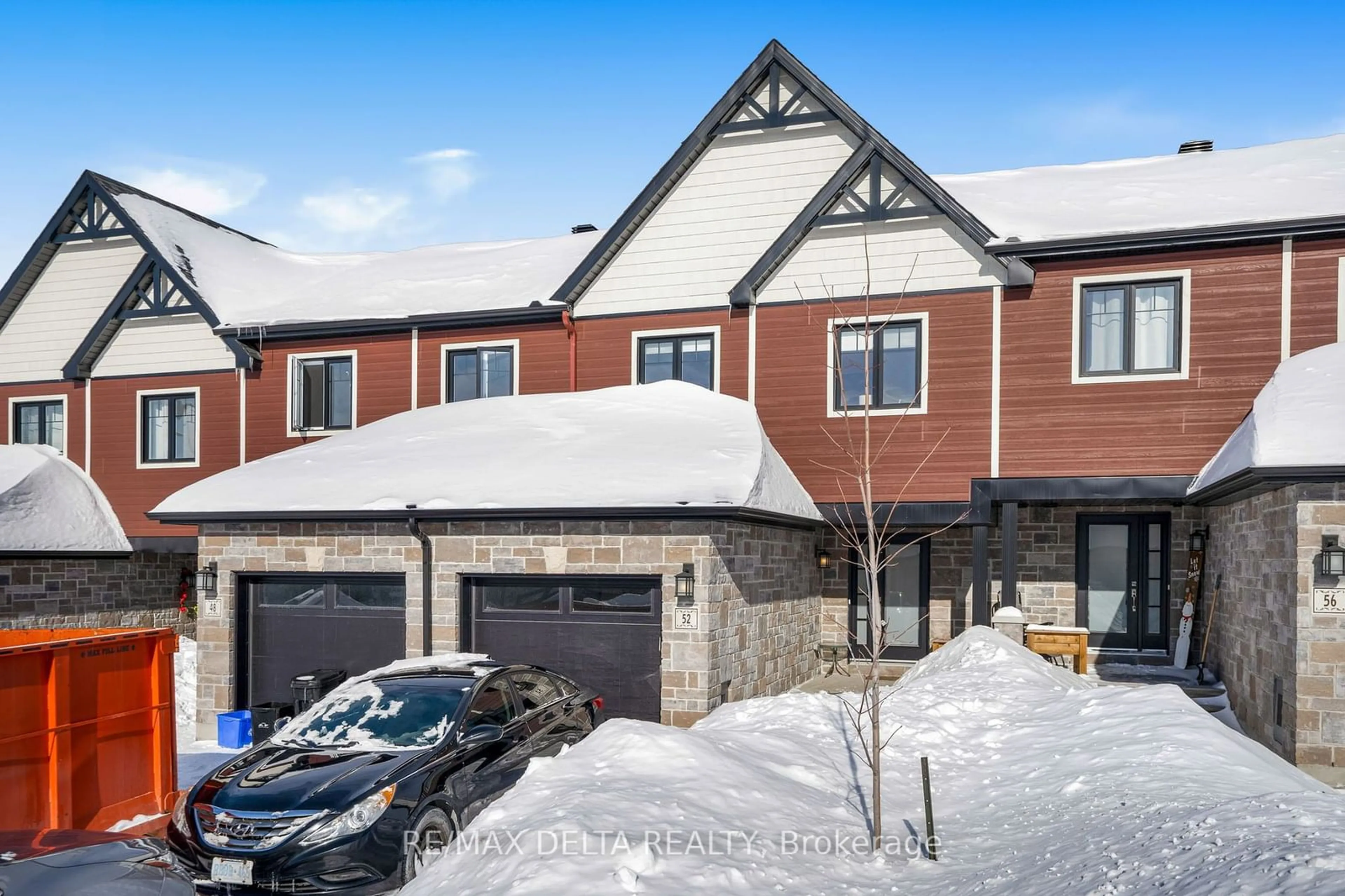 A pic from outside/outdoor area/front of a property/back of a property/a pic from drone, mountain view for 52 Johanne St, Clarence-Rockland Ontario K4K 0M3