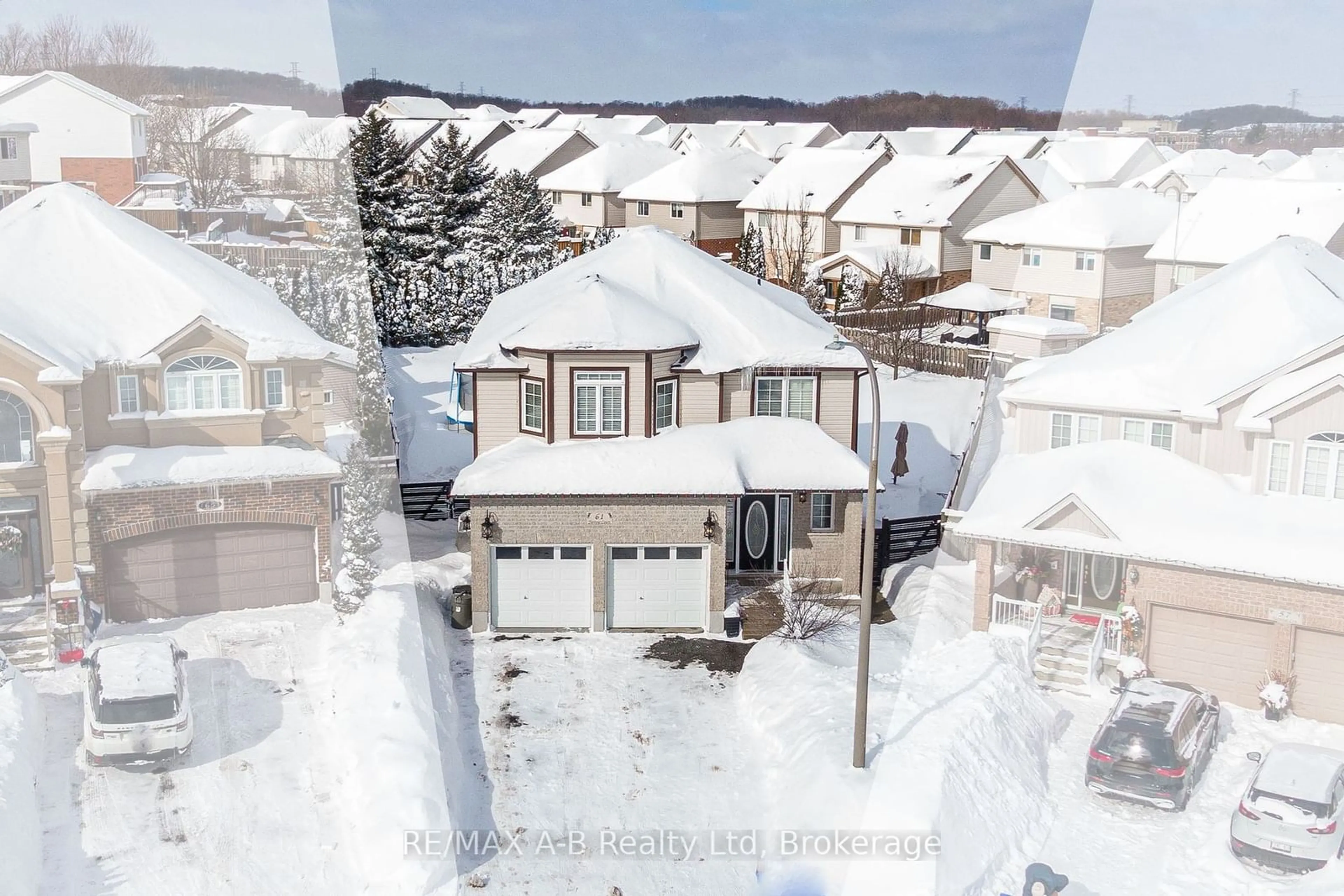 A pic from outside/outdoor area/front of a property/back of a property/a pic from drone, street for 61 Yarrow Crt, Kitchener Ontario N2E 4C4