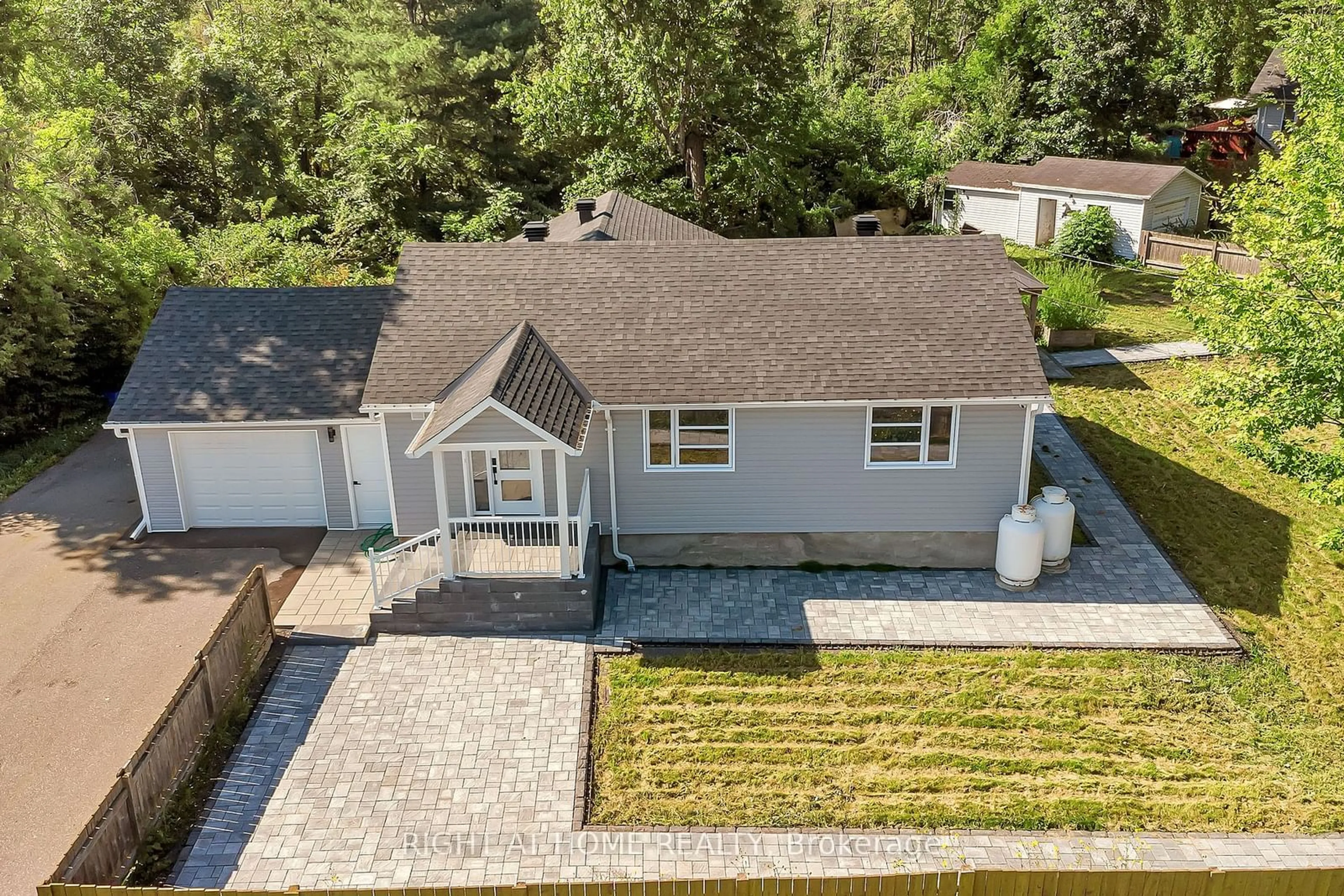 A pic from outside/outdoor area/front of a property/back of a property/a pic from drone, street for 6200 Russell Rd, Carlsbad Springs Ontario K0A 1K0