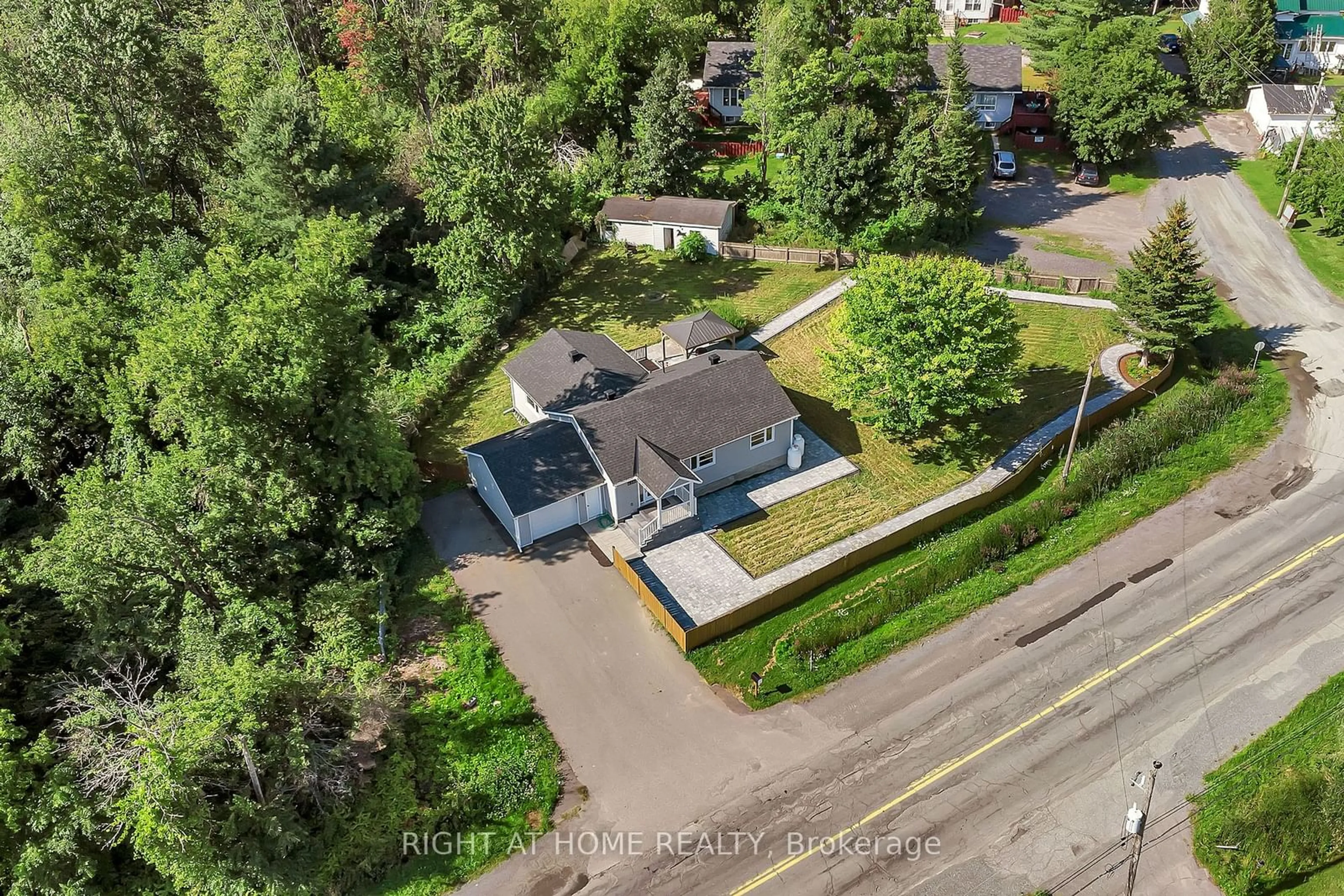 A pic from outside/outdoor area/front of a property/back of a property/a pic from drone, street for 6200 Russell Rd, Carlsbad Springs Ontario K0A 1K0