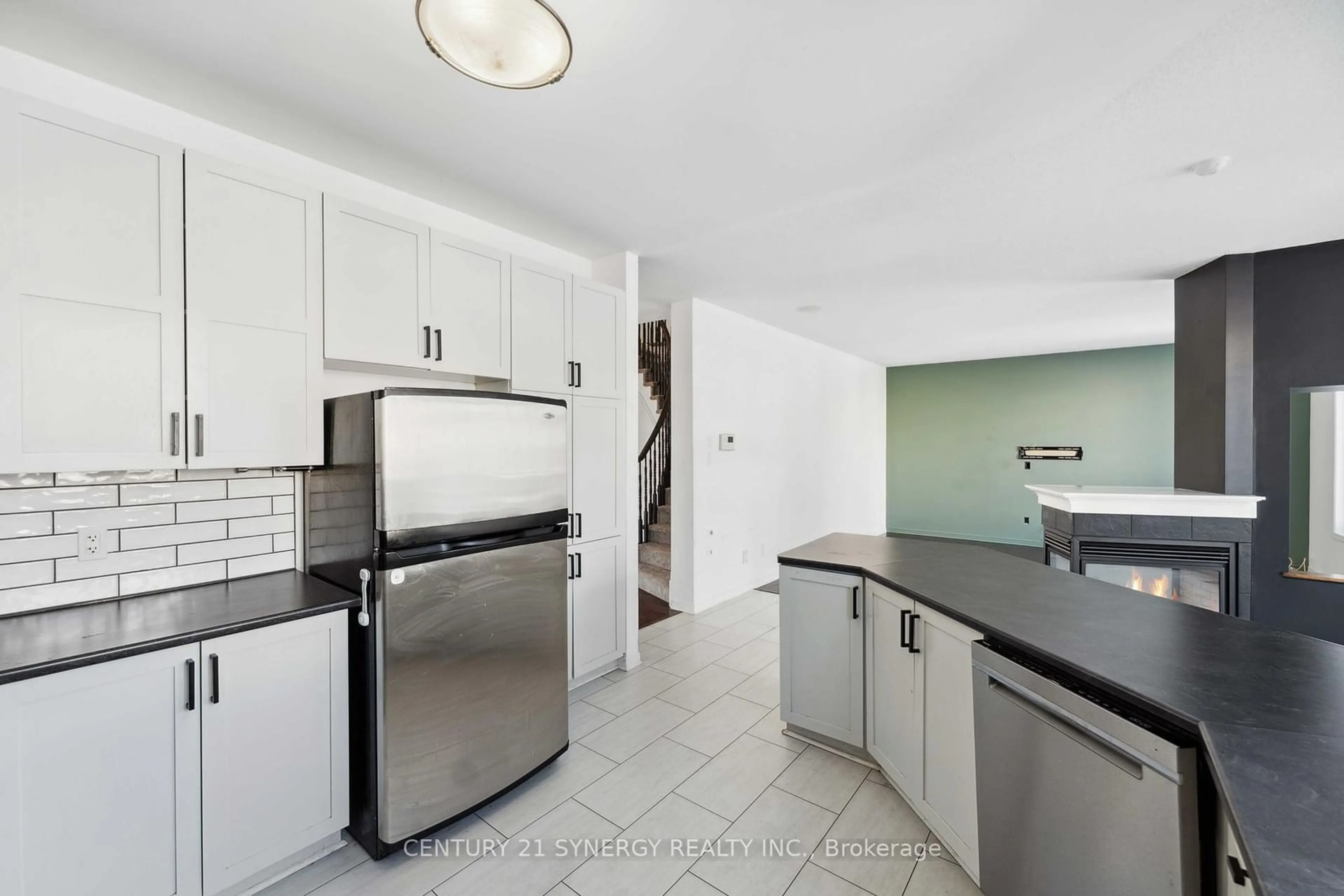 Standard kitchen, ceramic/tile floor for 59 BAYWOOD Dr, Stittsville - Munster - Richmond Ontario K2S 2H5