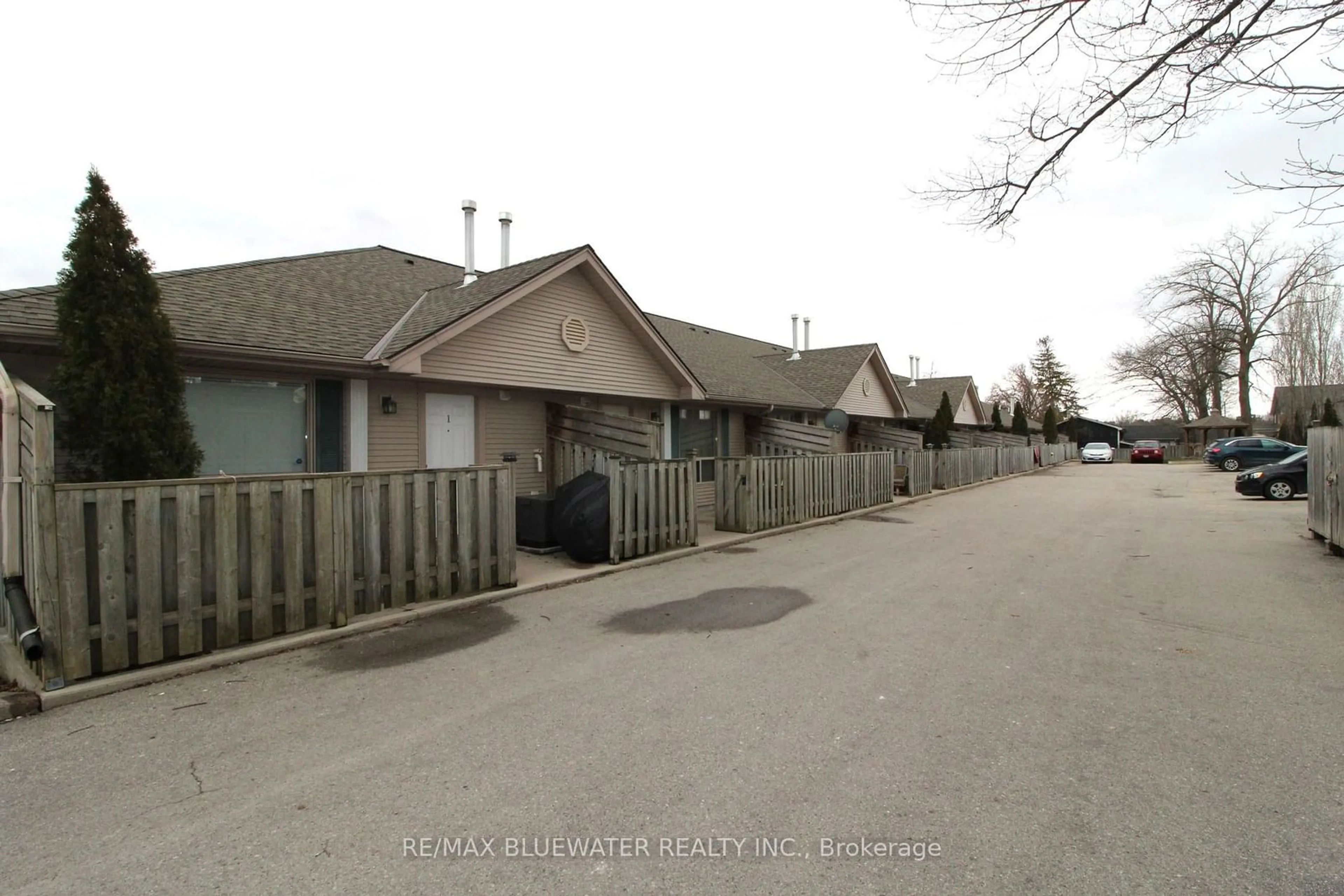 Unknown for 8 Oak St #1, Lambton Shores Ontario N0M 1T0