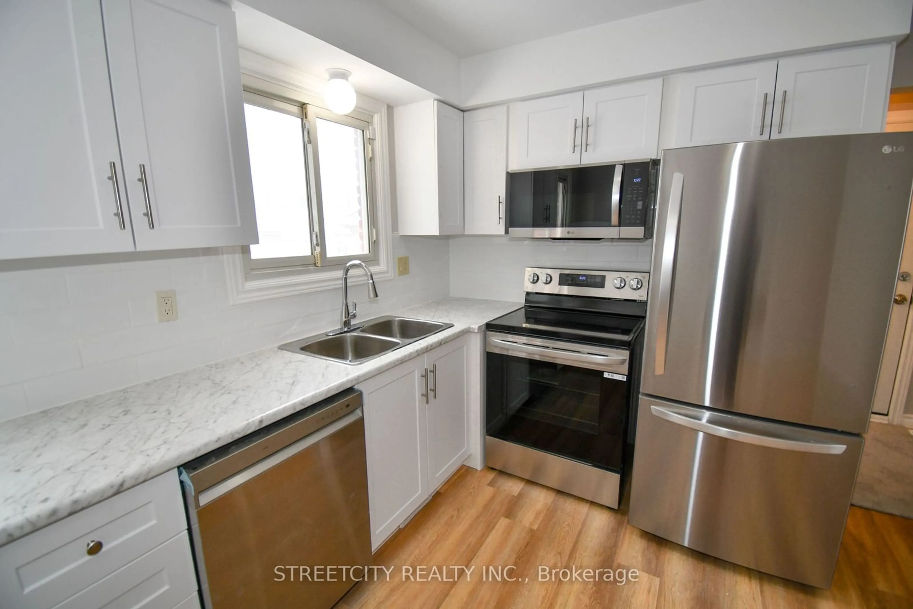 Standard kitchen, unknown for 385 Admiral Dr, London Ontario N5V 1J3