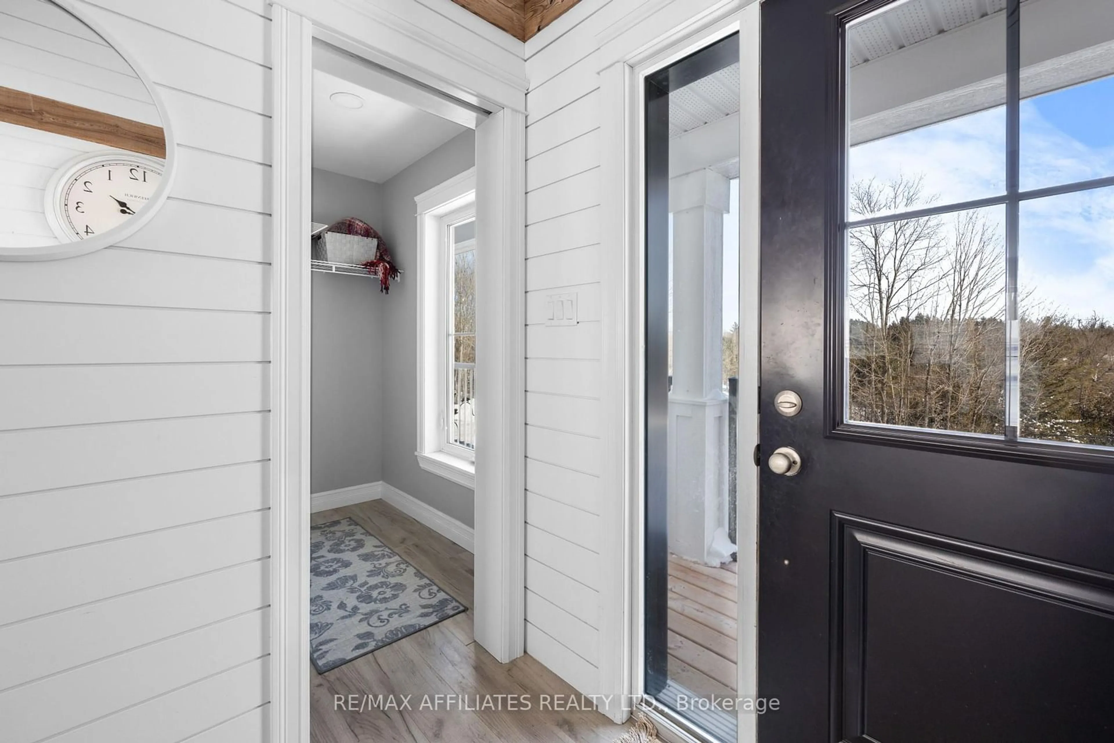 Indoor entryway for 174 Markle Rd, Lanark Highlands Ontario K0G 1K0