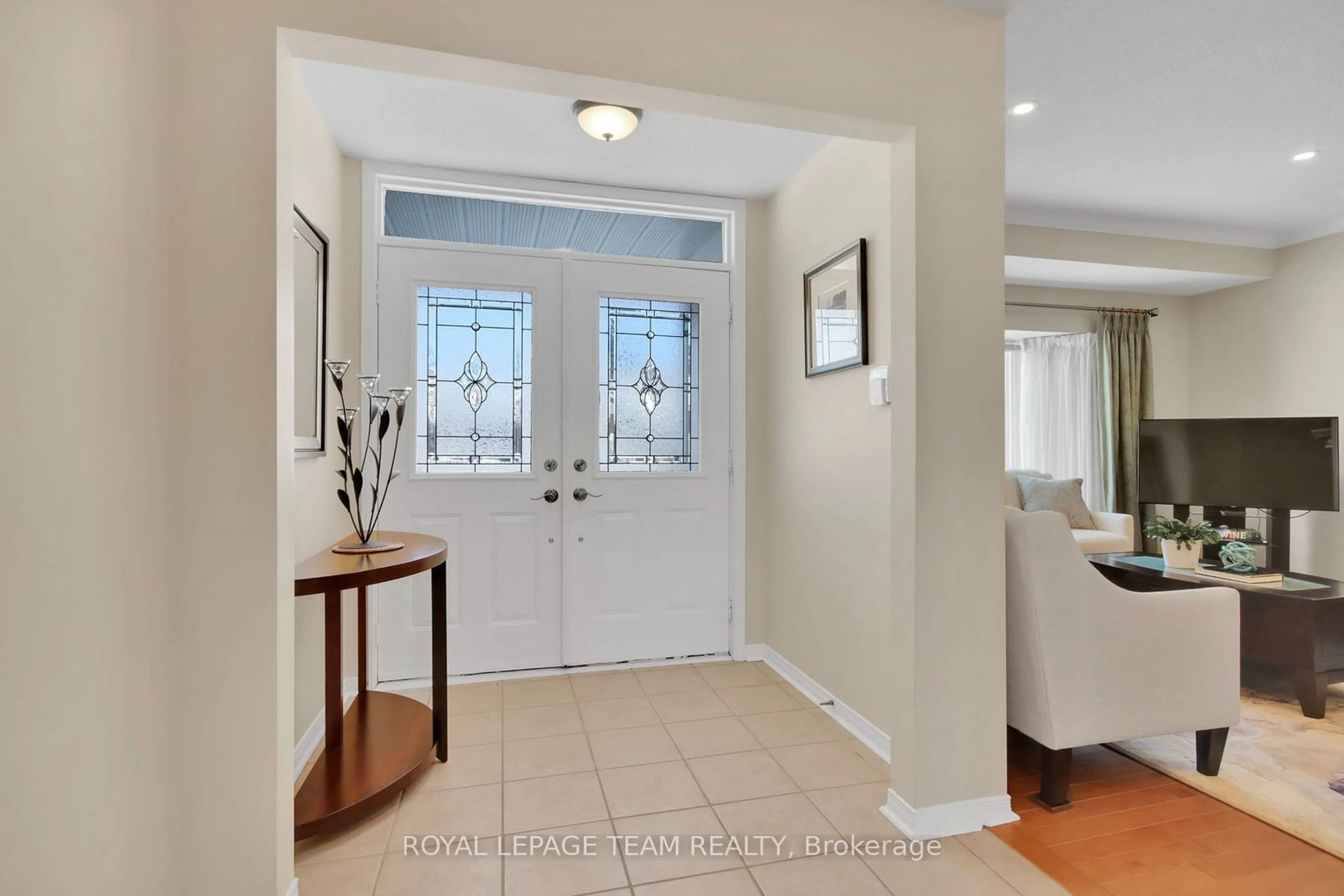 Indoor entryway for 54 Grand Cedar Crt, Stittsville - Munster - Richmond Ontario K2S 1C8