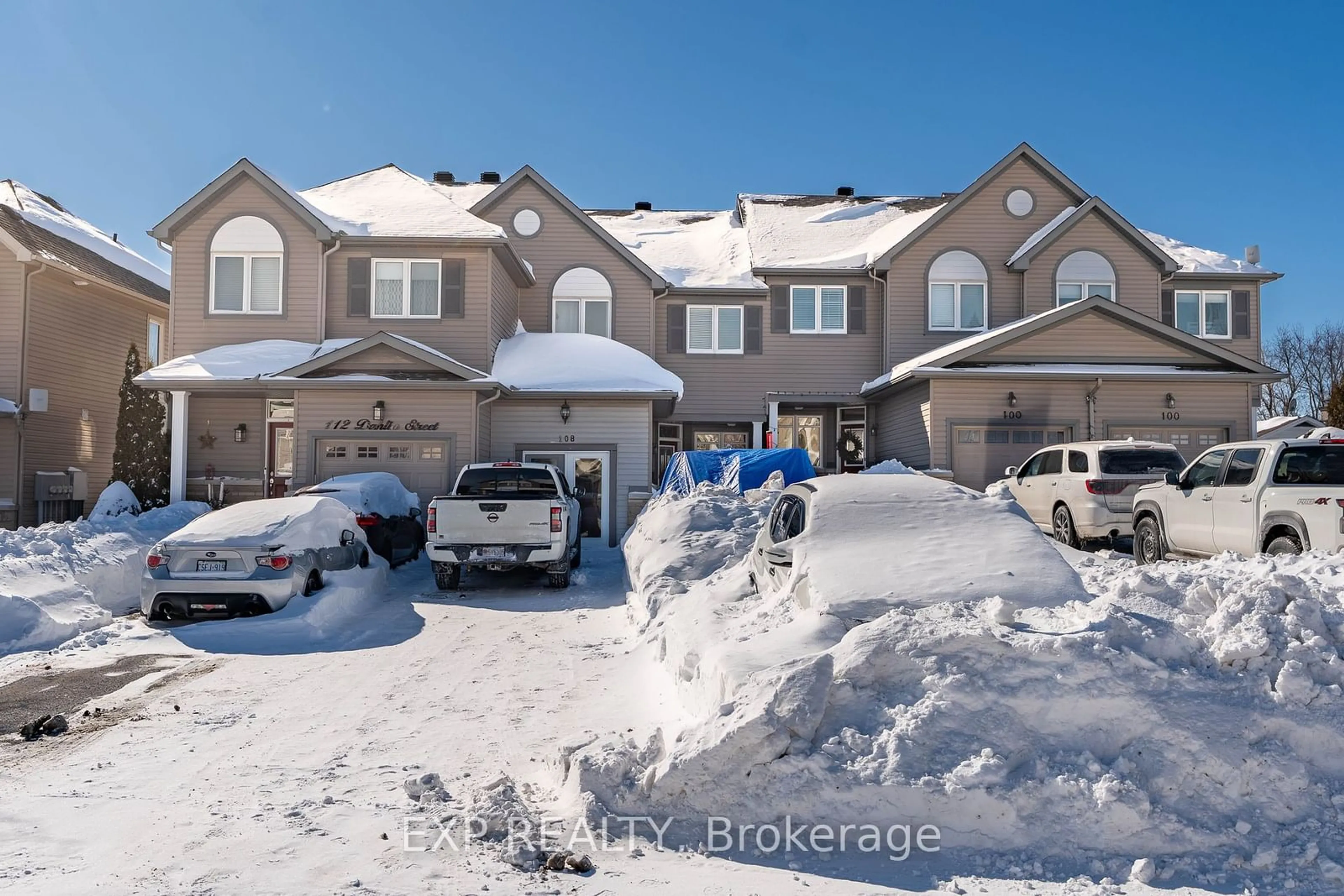 A pic from outside/outdoor area/front of a property/back of a property/a pic from drone, street for 108 DAHLIA St, Clarence-Rockland Ontario K4K 0G1