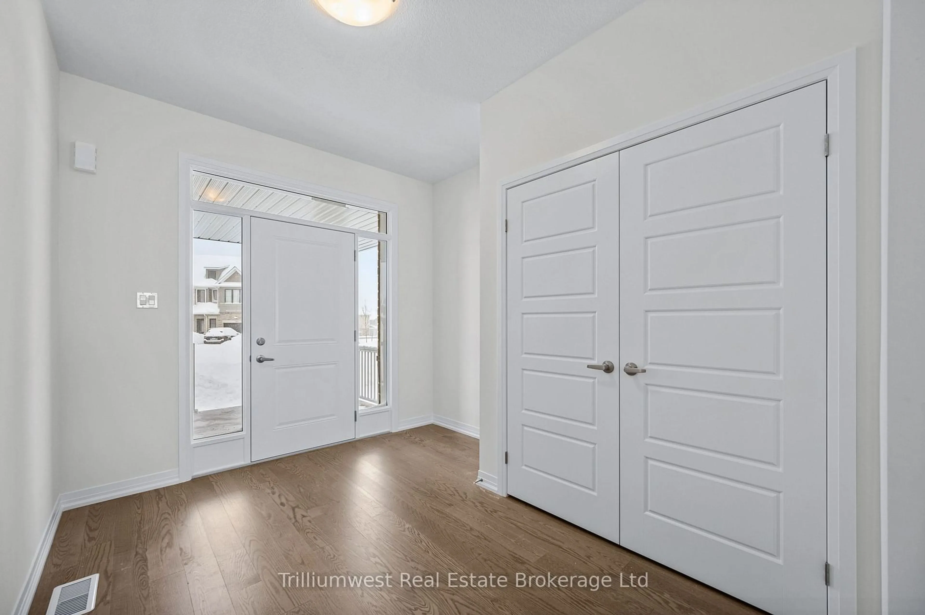 Indoor entryway for 192 Haylock Ave, Centre Wellington Ontario N0B 2S0