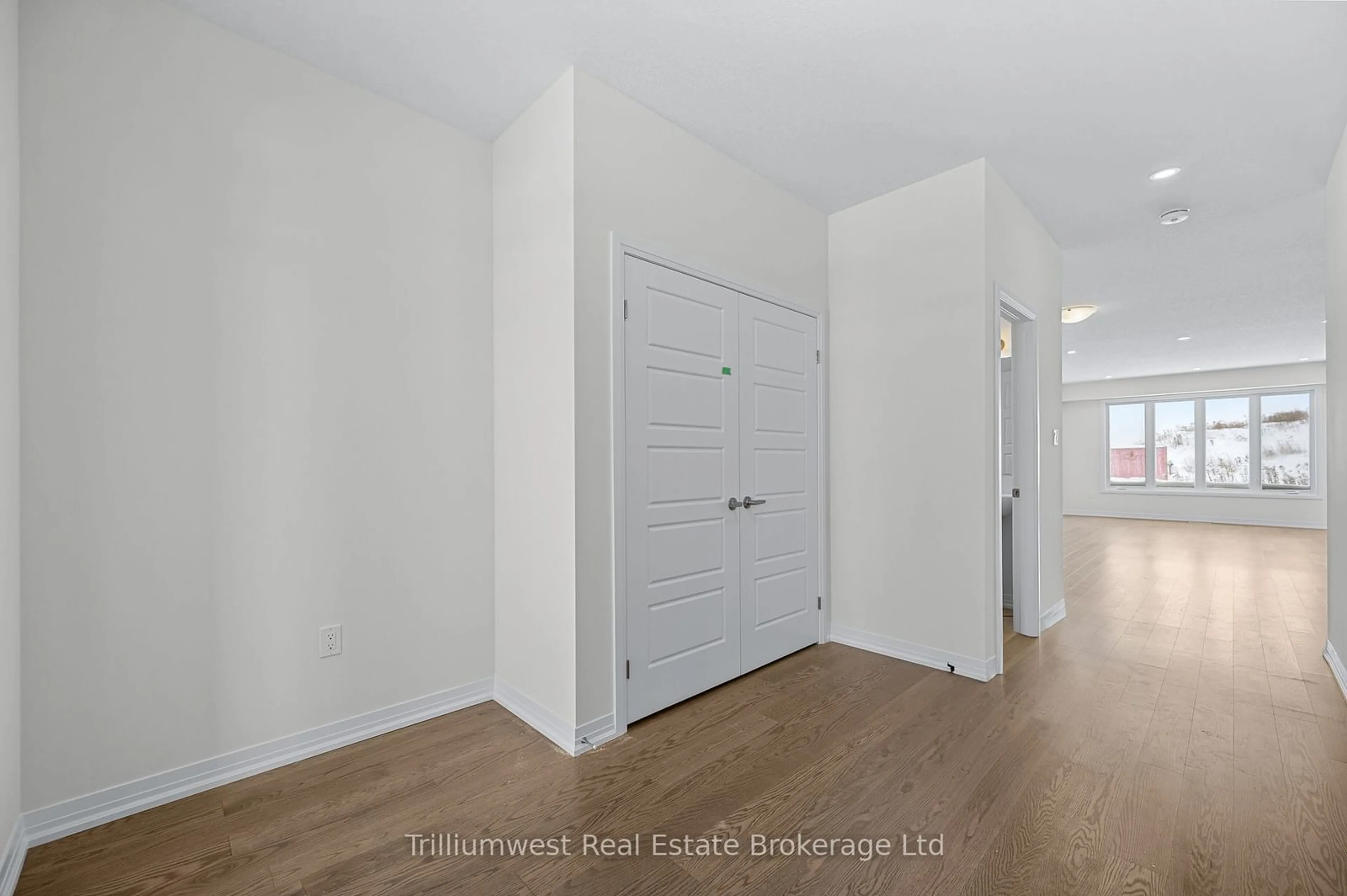 Indoor entryway for 192 Haylock Ave, Centre Wellington Ontario N0B 2S0