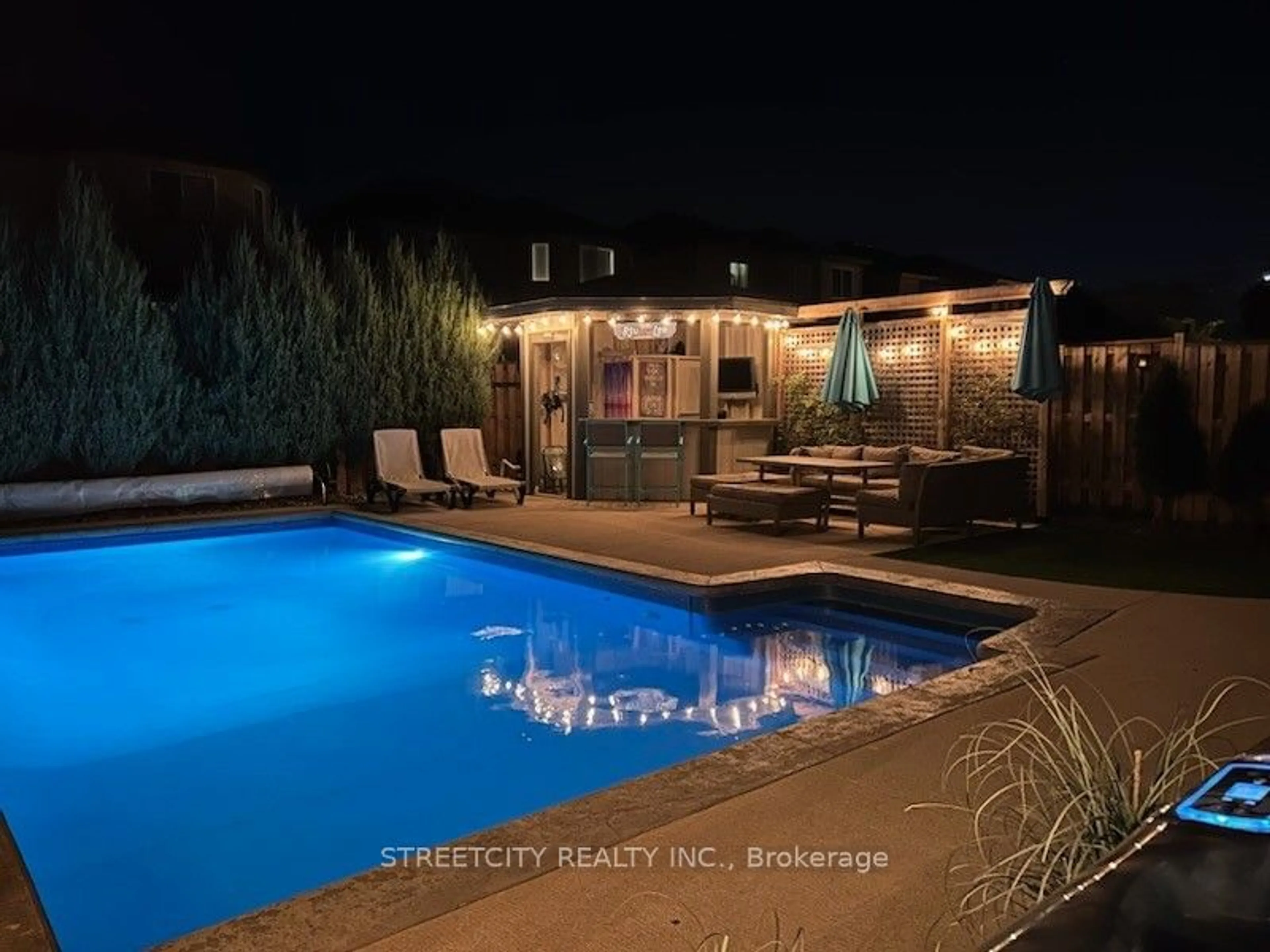 Pool for 1372 Howlett Circ, London Ontario N5X 0K6