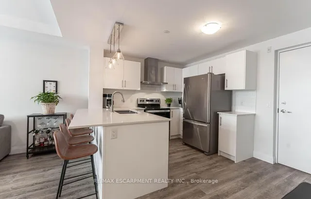 Additional property image - 1 Redfern Ave Unit 315