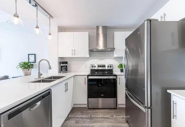 Additional property image - 1 Redfern Ave Unit 315