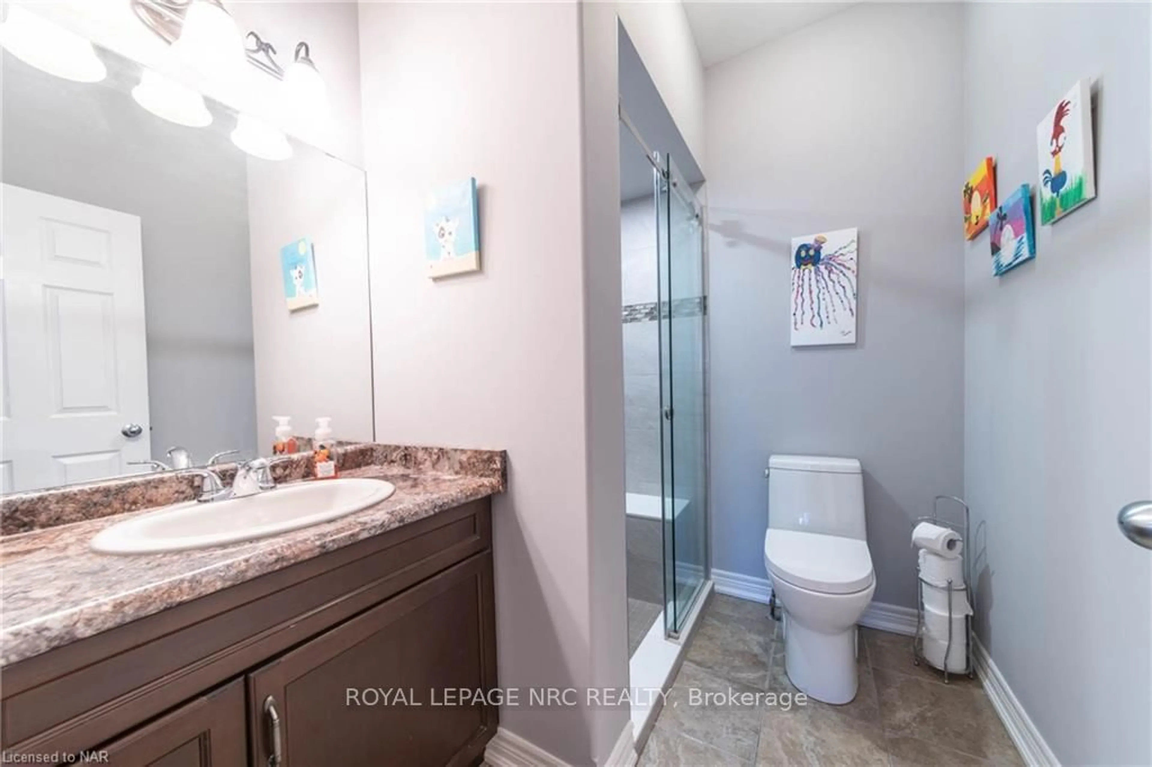 Standard bathroom, ceramic/tile floor for 9440 EAGLE RIDGE Dr #39, Niagara Falls Ontario L2H 0G6