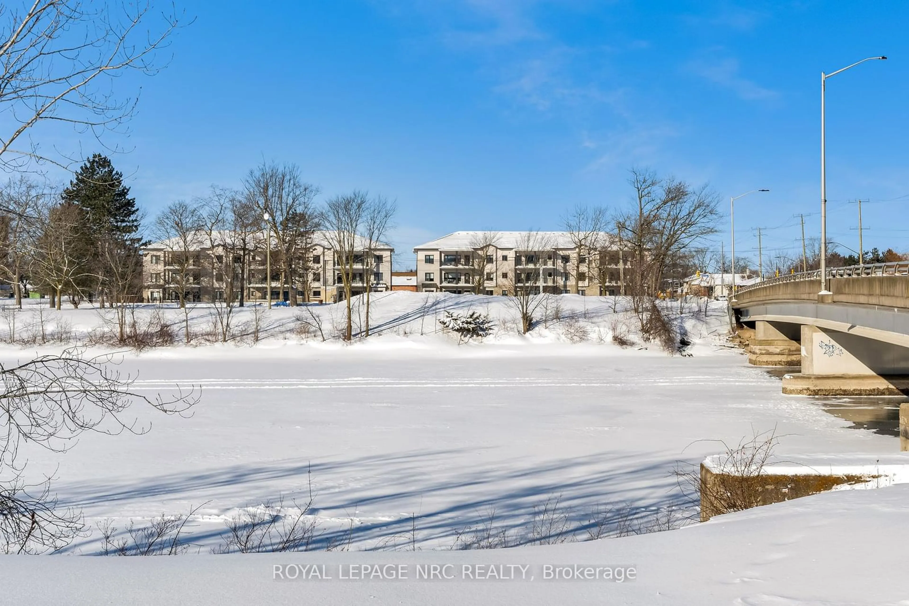 A pic from outside/outdoor area/front of a property/back of a property/a pic from drone, unknown for 119 Lincoln St #105, Welland Ontario L3C 6P8