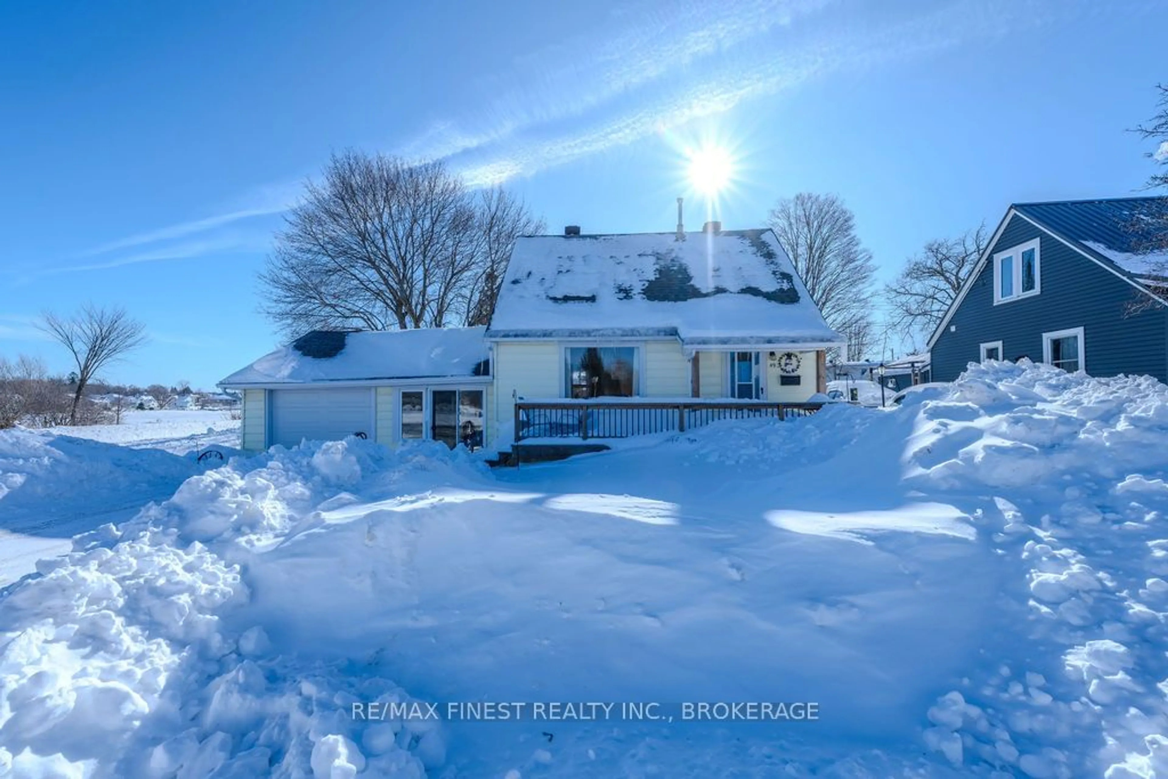 A pic from outside/outdoor area/front of a property/back of a property/a pic from drone, street for 49 Beech Cres, Smiths Falls Ontario K7A 3V7