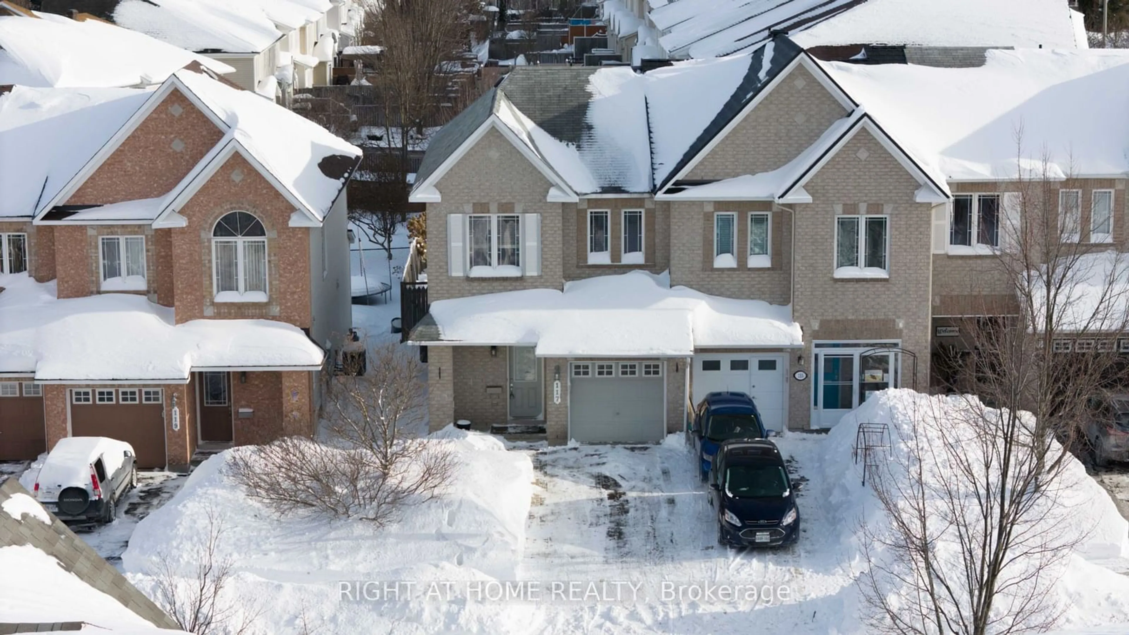 A pic from outside/outdoor area/front of a property/back of a property/a pic from drone, street for 117 Forestbrook St, Kanata Ontario K2K 0E6