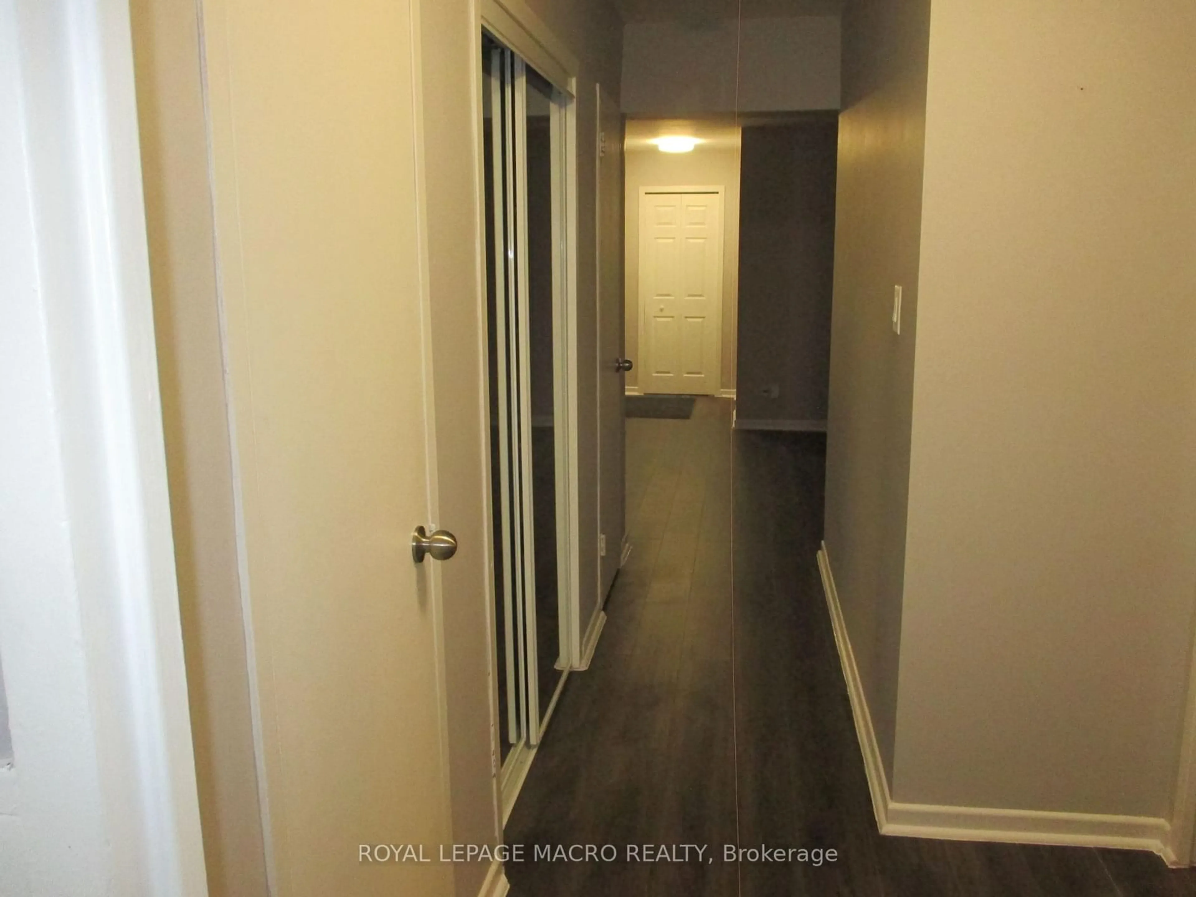 Indoor entryway for 485 Thorold Rd #321, Welland Ontario L3C 3X1