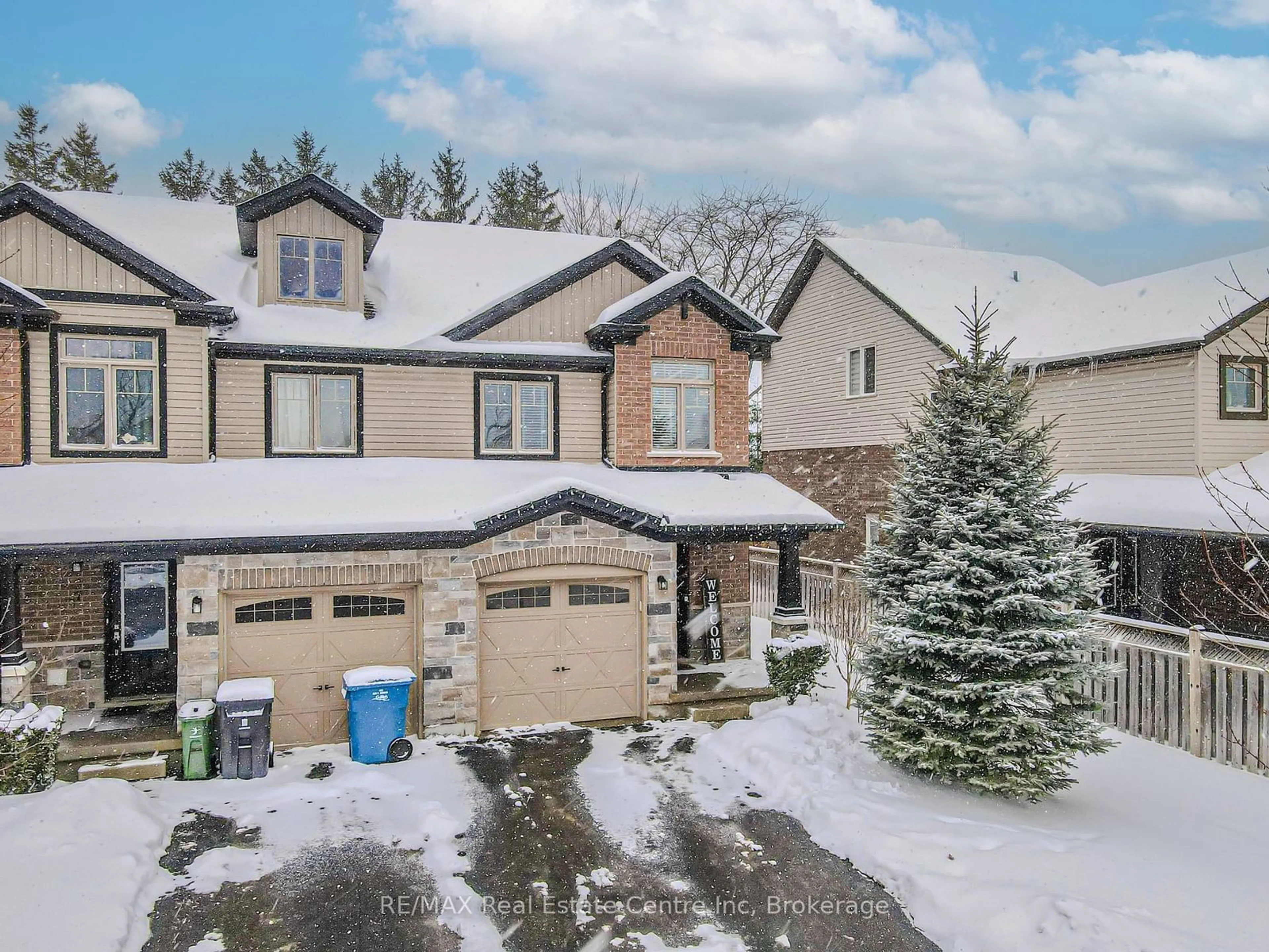 A pic from outside/outdoor area/front of a property/back of a property/a pic from drone, street for 5 Arlington Cres, Guelph Ontario N1L 0K9