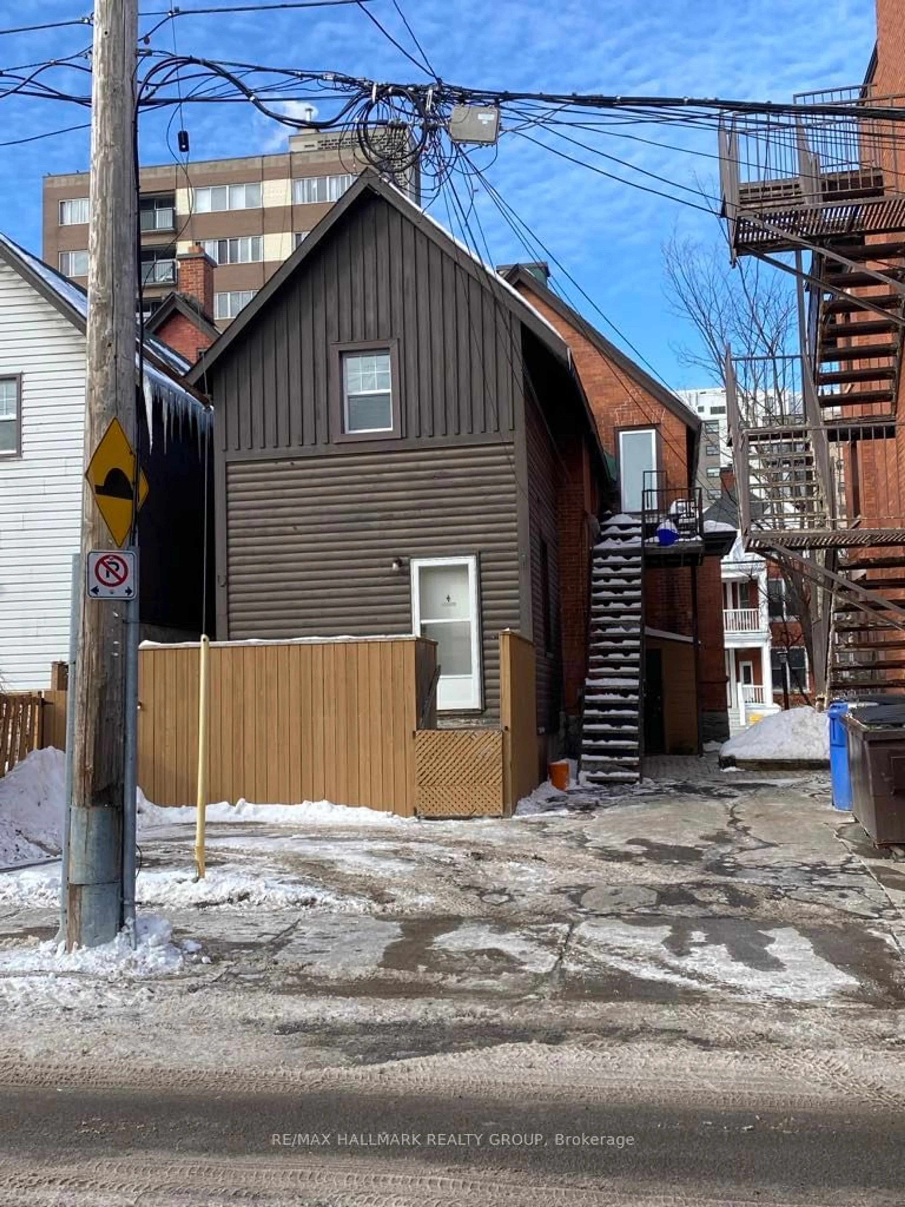 Unknown for 356 Gilmour St, Ottawa Centre Ontario K2P 0R3