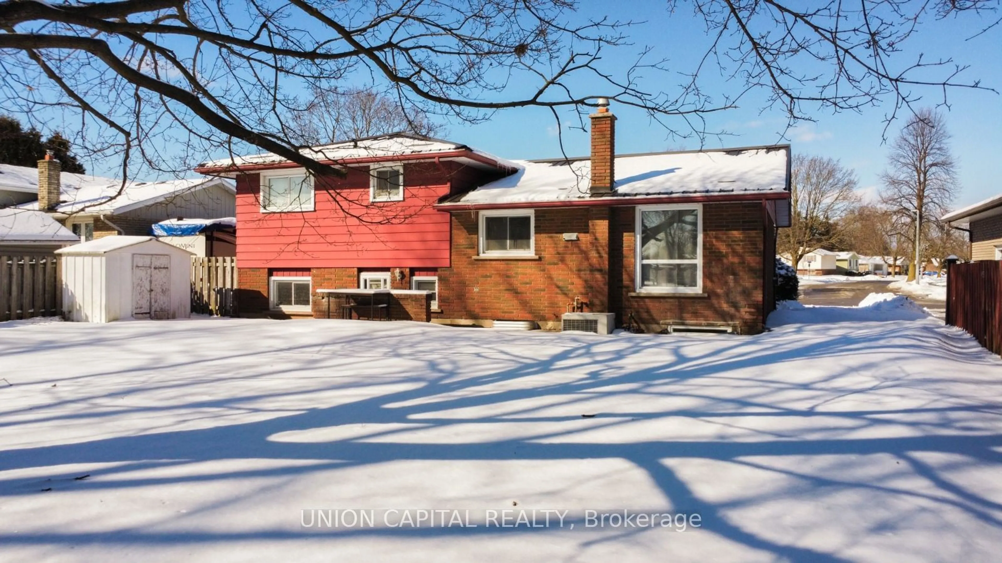 Home with brick exterior material, street for 77 Rolling Acres Dr, Welland Ontario L3C 3N6