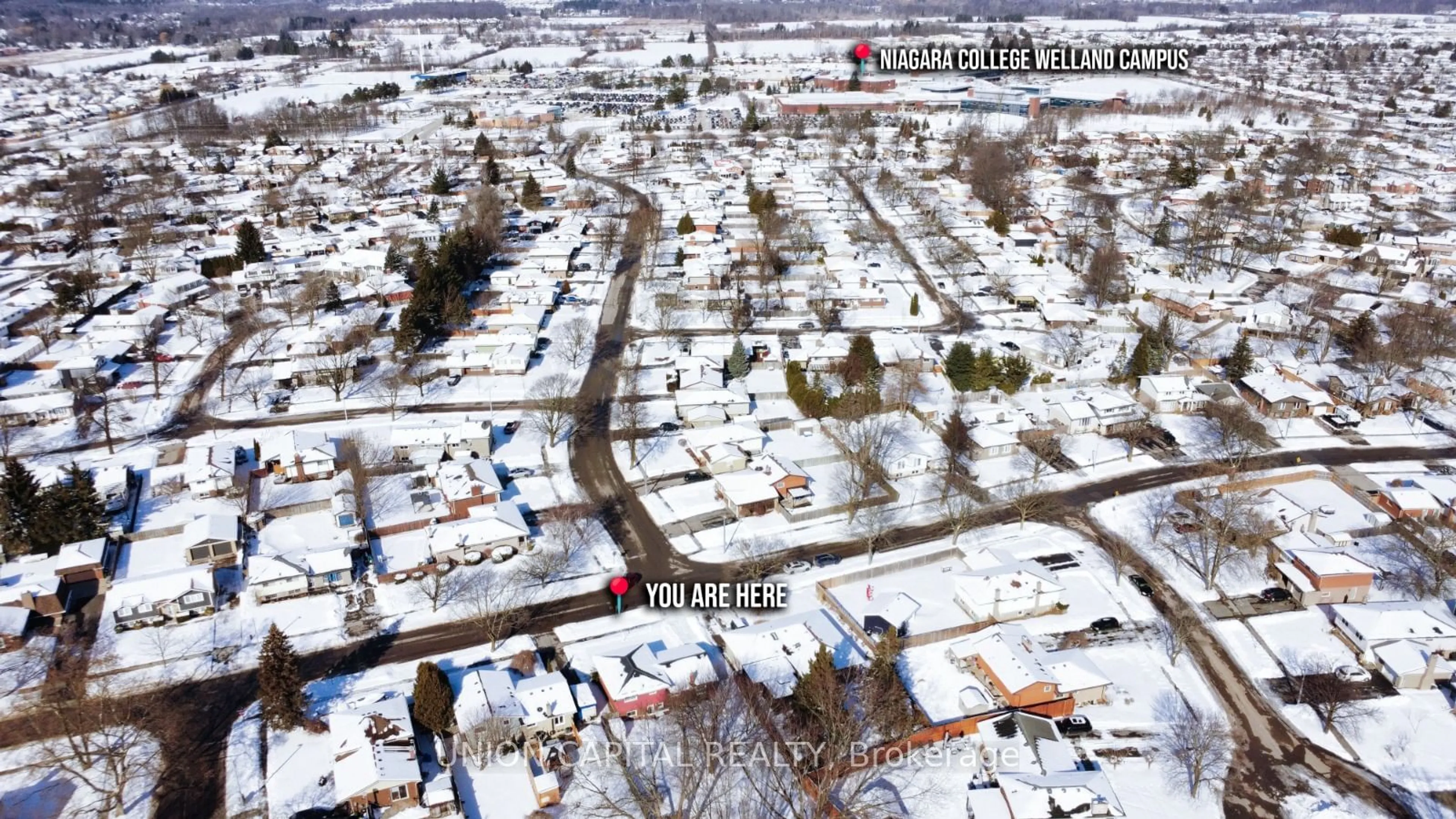 A pic from outside/outdoor area/front of a property/back of a property/a pic from drone, street for 77 Rolling Acres Dr, Welland Ontario L3C 3N6