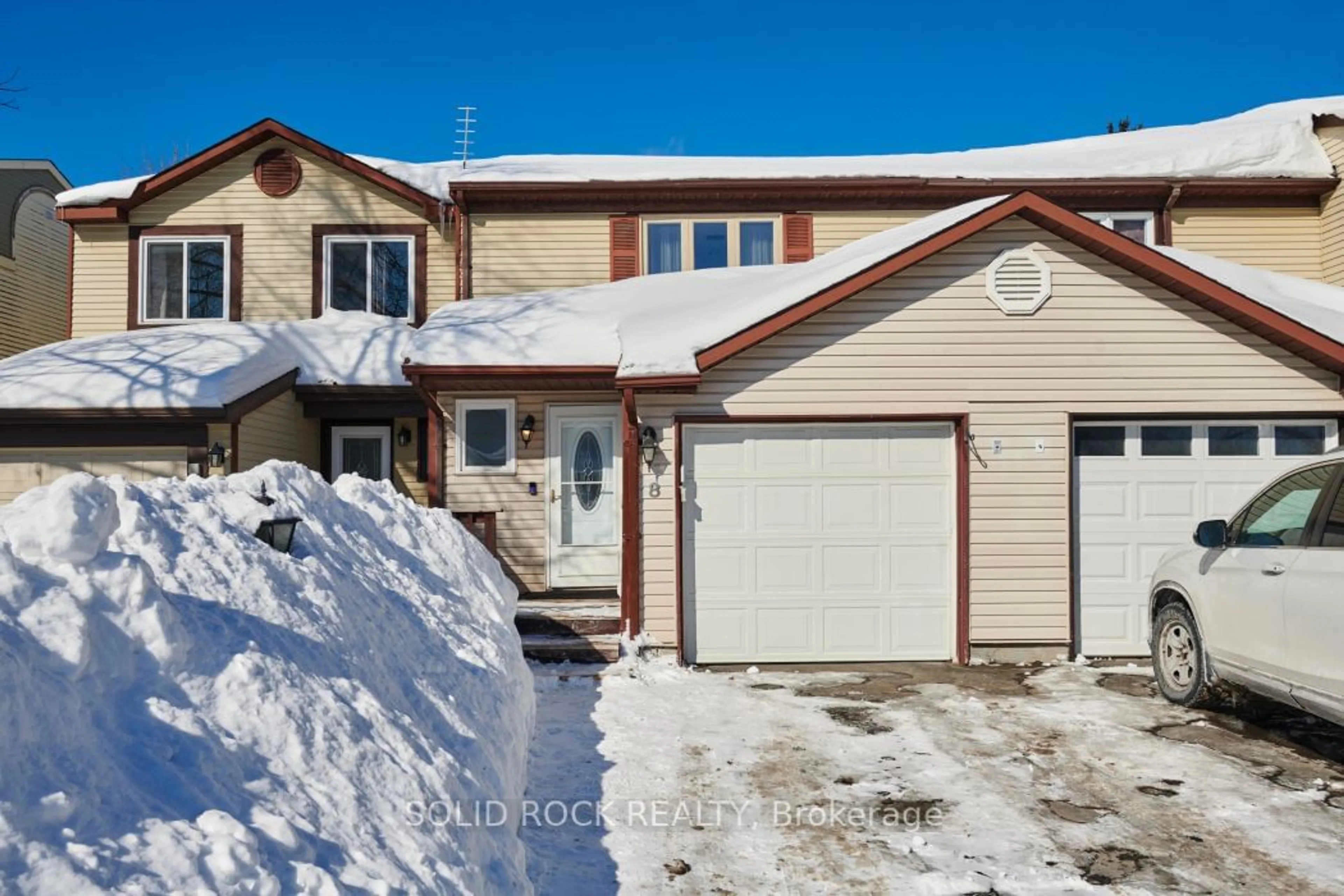 A pic from outside/outdoor area/front of a property/back of a property/a pic from drone, street for 8 Shearer Cres, Kanata Ontario K2L 3M8