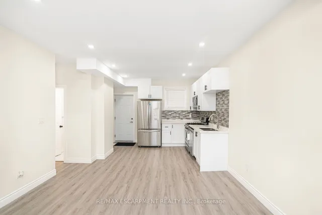 Additional property image - 922 Burlington St