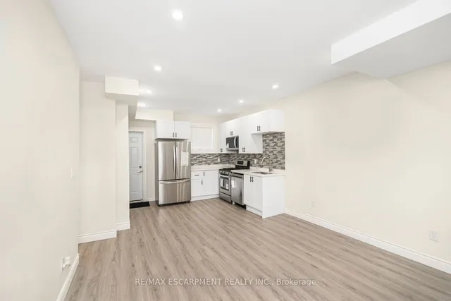 Additional property image - 922 Burlington St