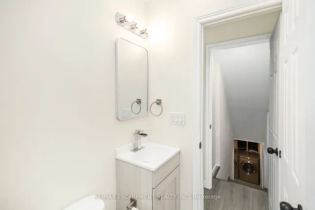 Additional property image - 922 Burlington St