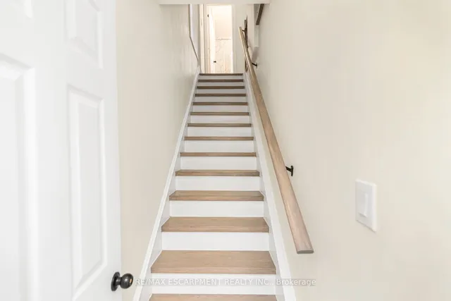 Additional property image - 922 Burlington St