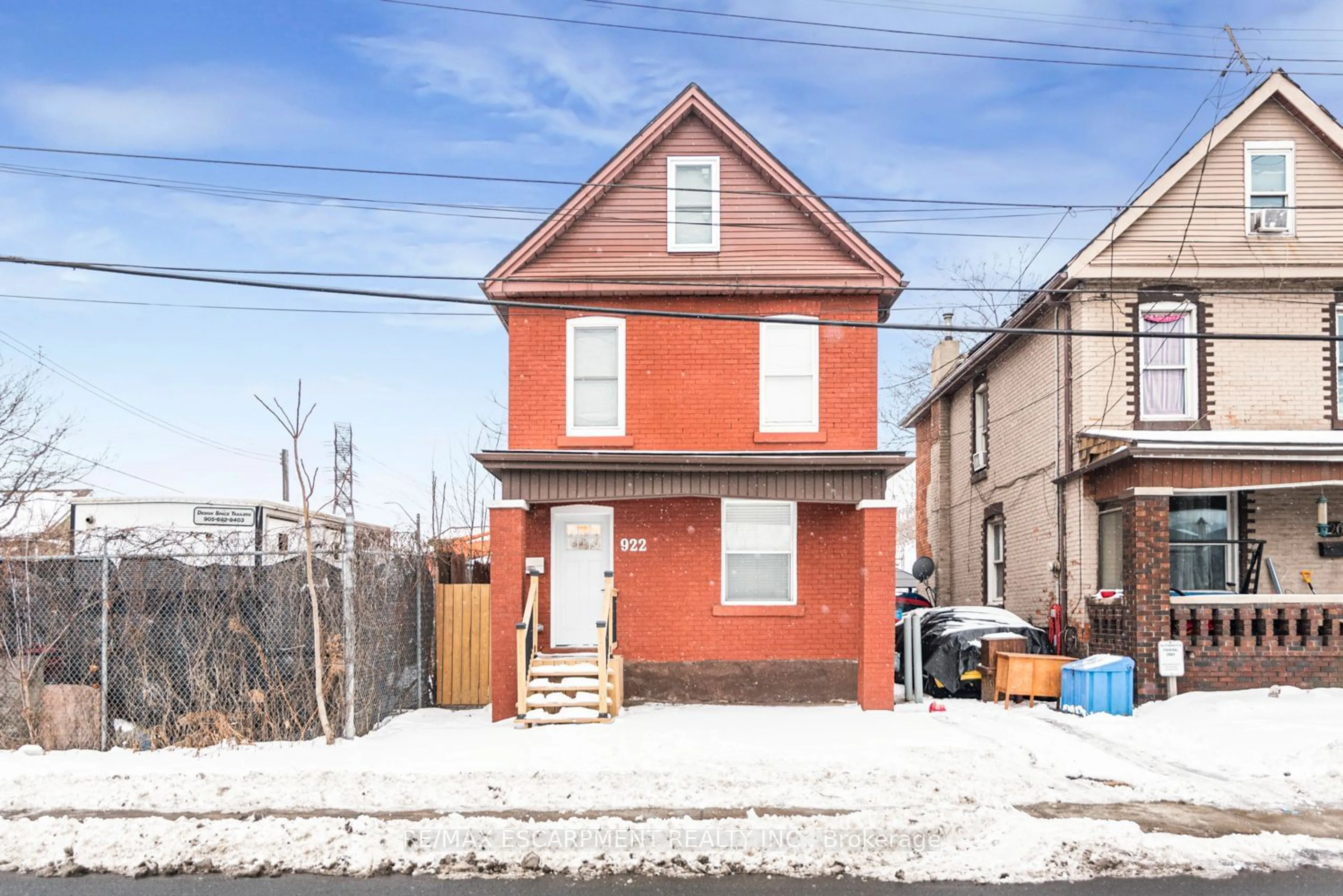 Home with brick exterior material, street for 922 Burlington St, Hamilton Ontario L8L 4K4