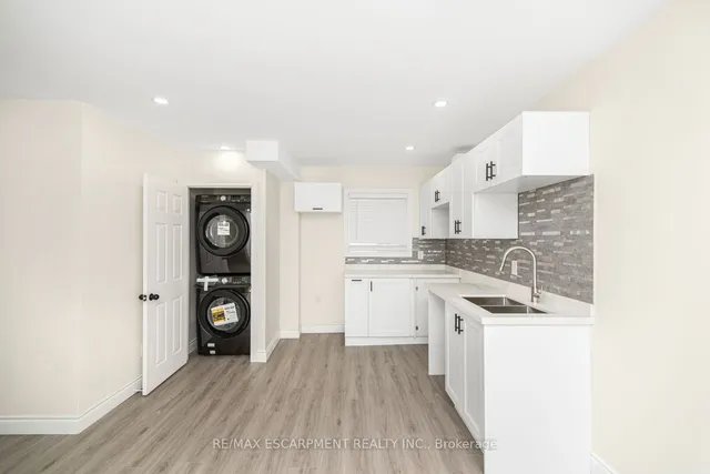 Additional property image - 922 Burlington St