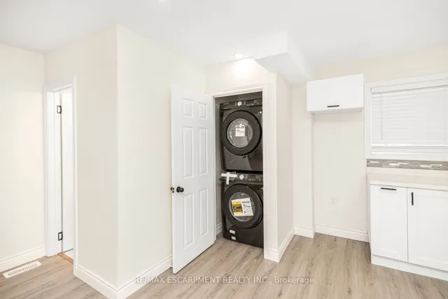 Additional property image - 922 Burlington St