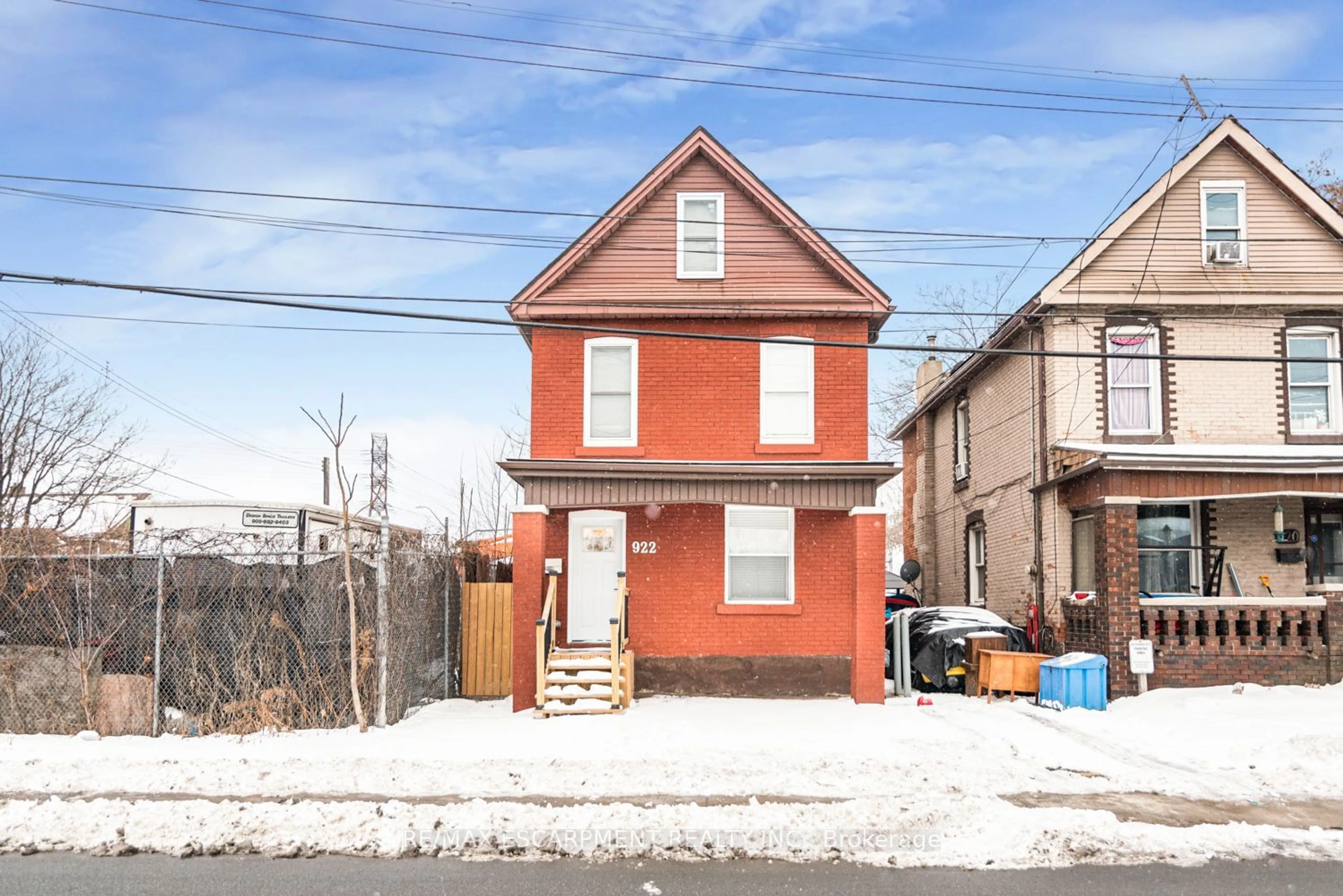 Home with brick exterior material, street for 922 Burlington St, Hamilton Ontario L8L 4K4