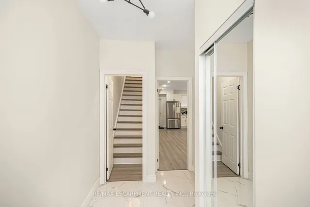Additional property image - 922 Burlington St