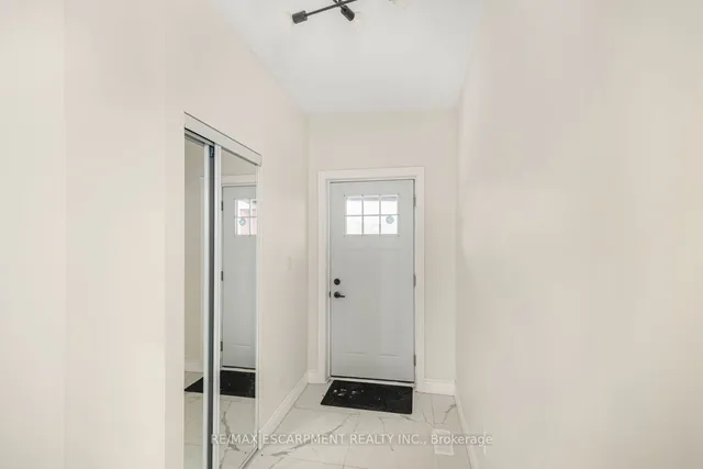 Additional property image - 922 Burlington St