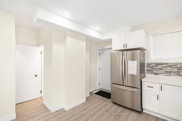 Additional property image - 922 Burlington St