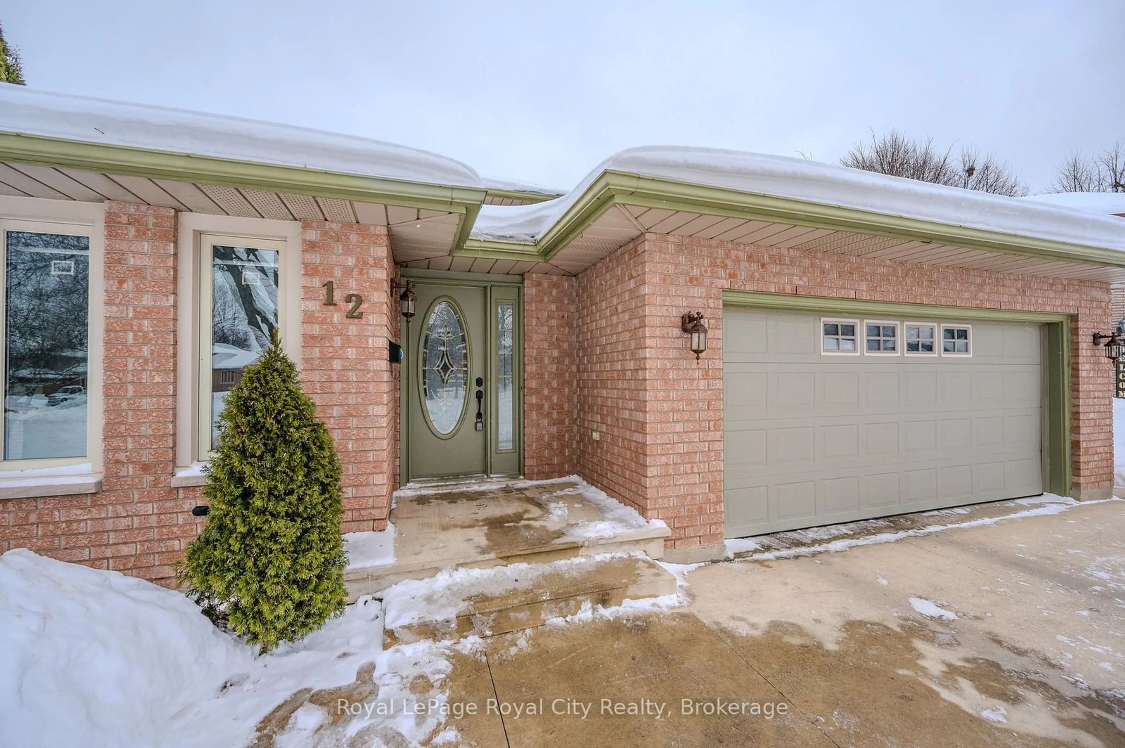 Indoor entryway for 12 Aspenwood Pl, Guelph Ontario N1K 1P3