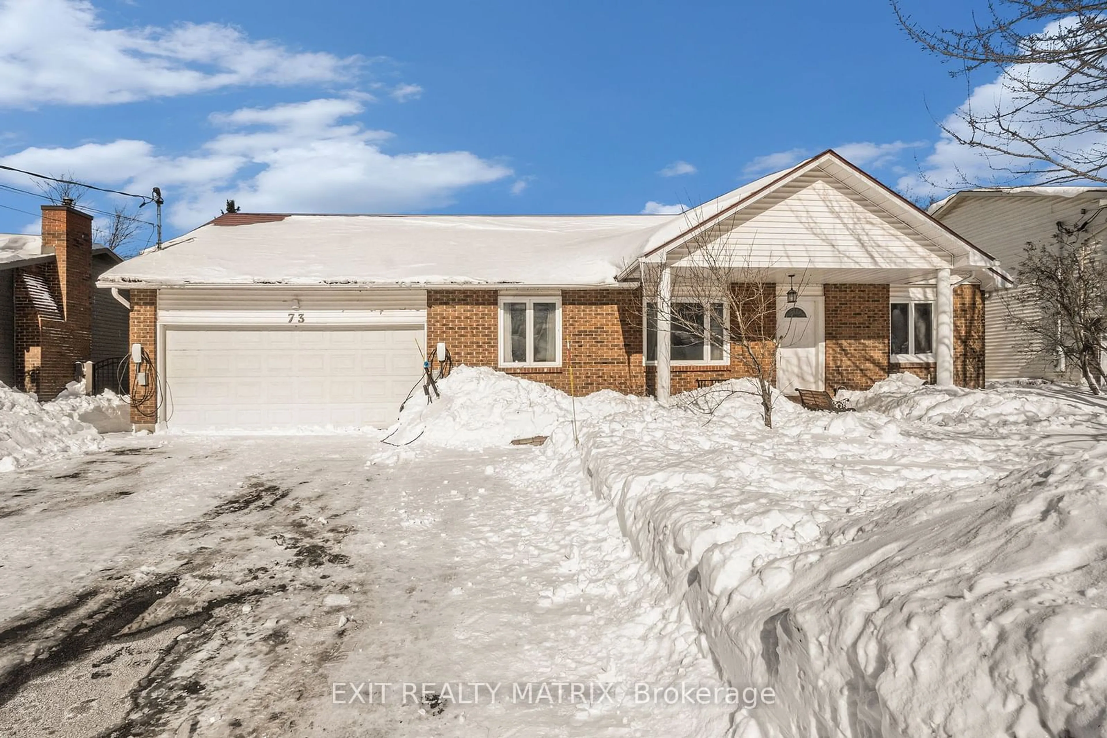 A pic from outside/outdoor area/front of a property/back of a property/a pic from drone, street for 73 George St, Russell Ontario K4R 1C2