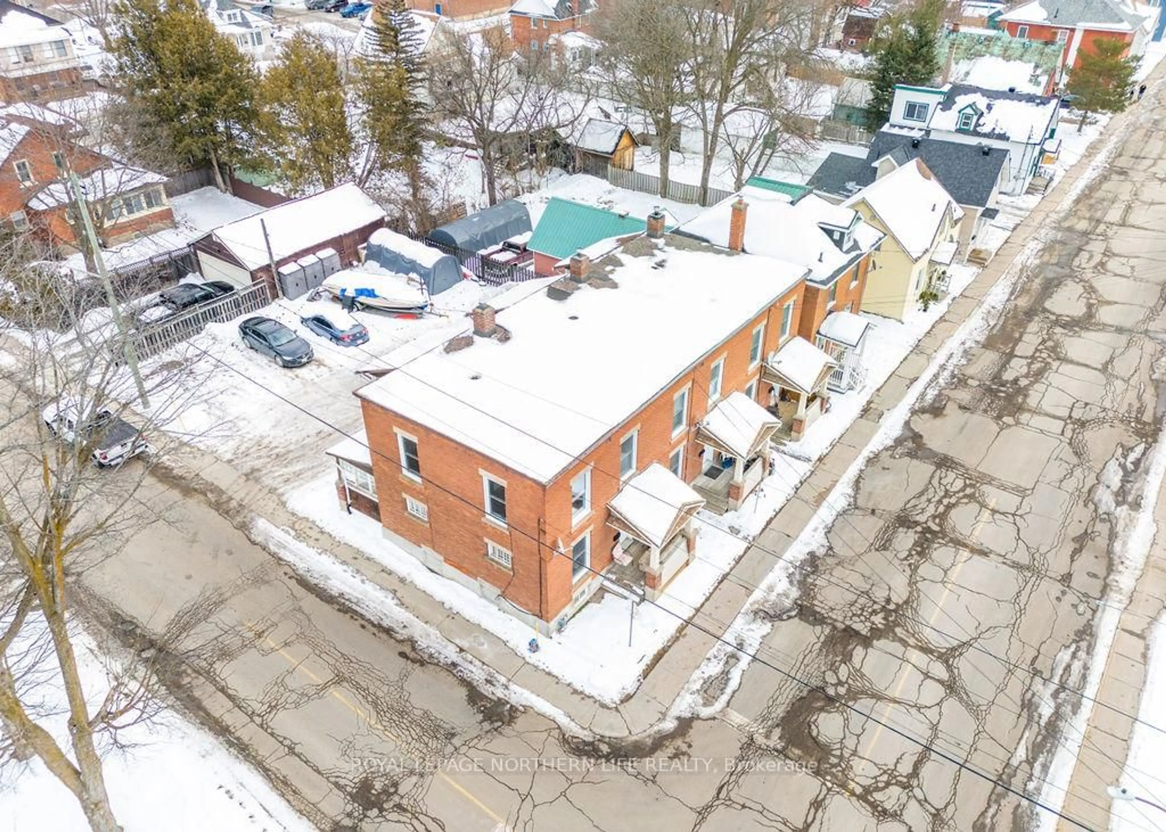 A pic from outside/outdoor area/front of a property/back of a property/a pic from drone, building for 119/121 /125 Bonnechere St, Renfrew Ontario K7V 1Z6