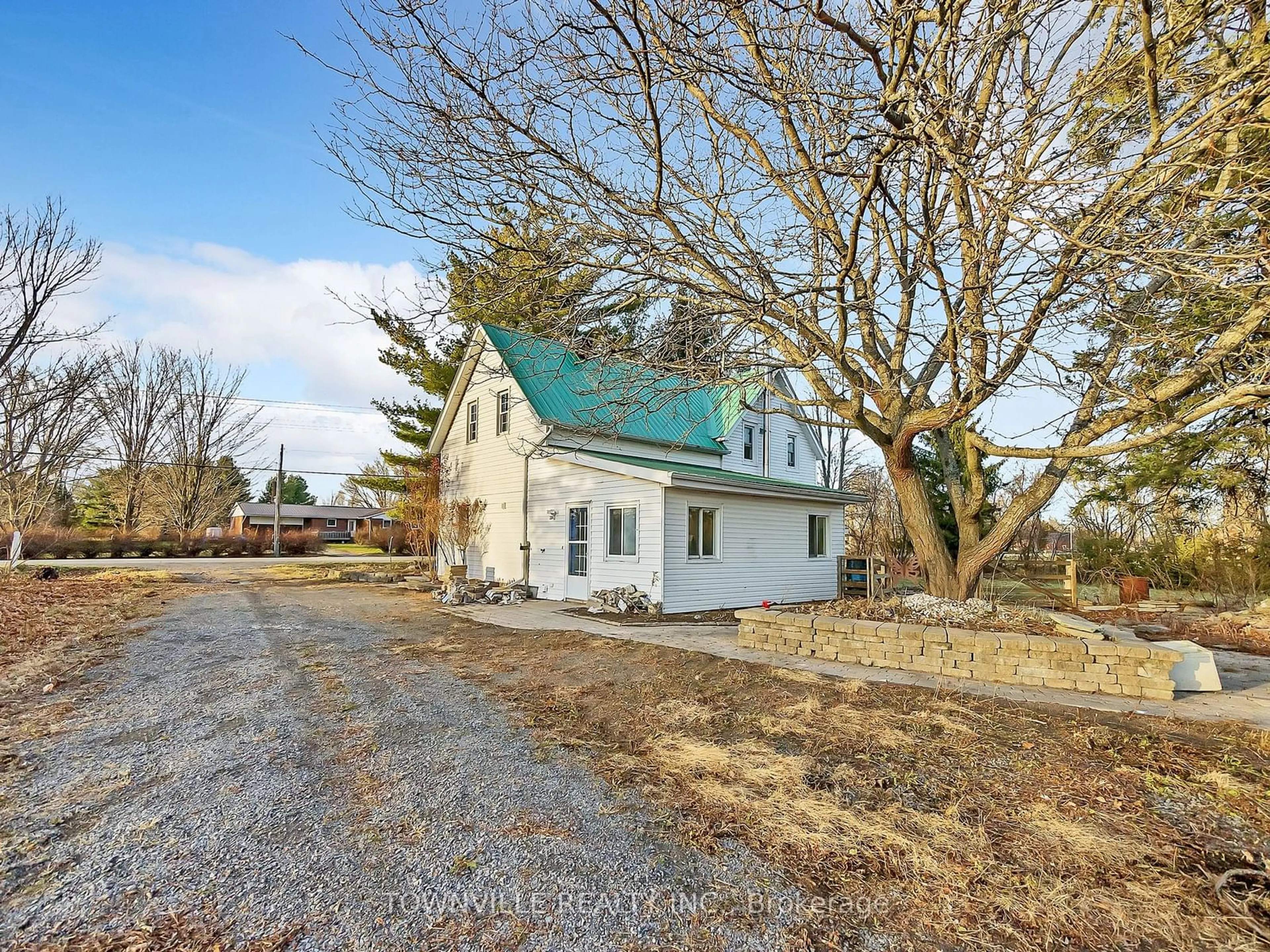 A pic from outside/outdoor area/front of a property/back of a property/a pic from drone, street for 3527 COUNTY 26 Rd, Augusta Ontario K0E 1T0