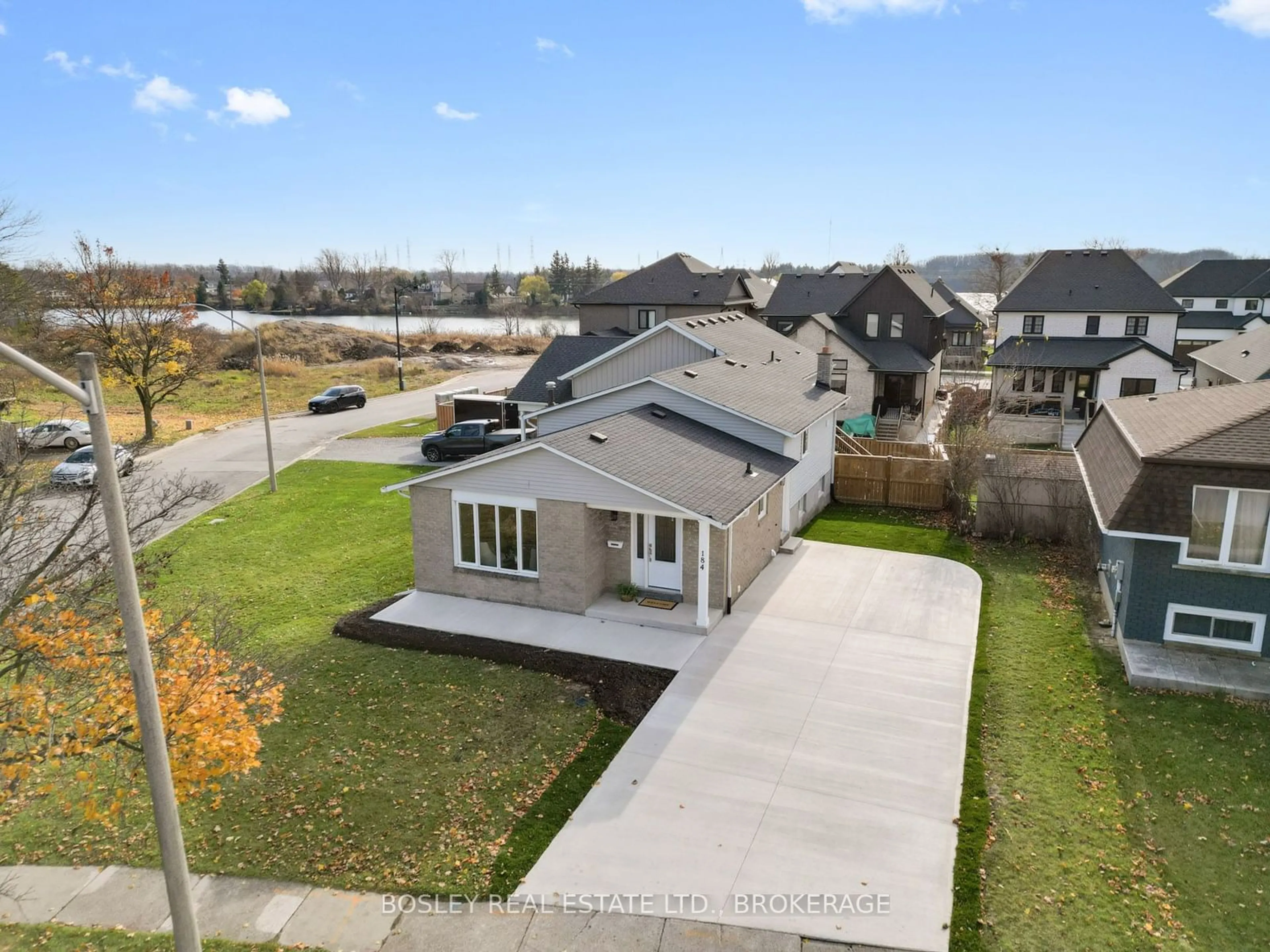 A pic from outside/outdoor area/front of a property/back of a property/a pic from drone, street for 184 Keefer Rd, Thorold Ontario L2V 4N9