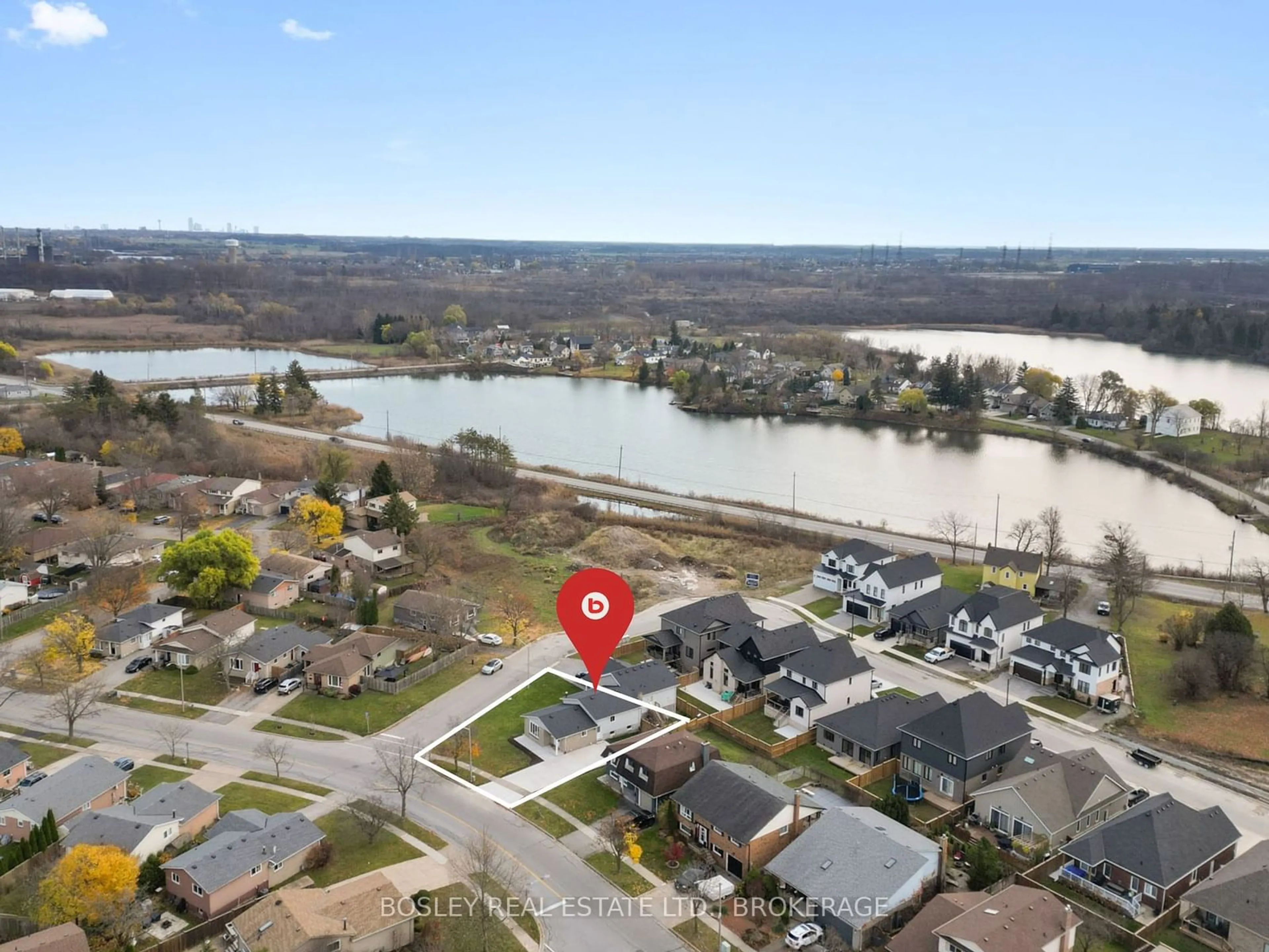 A pic from outside/outdoor area/front of a property/back of a property/a pic from drone, water/lake/river/ocean view for 184 Keefer Rd, Thorold Ontario L2V 4N9