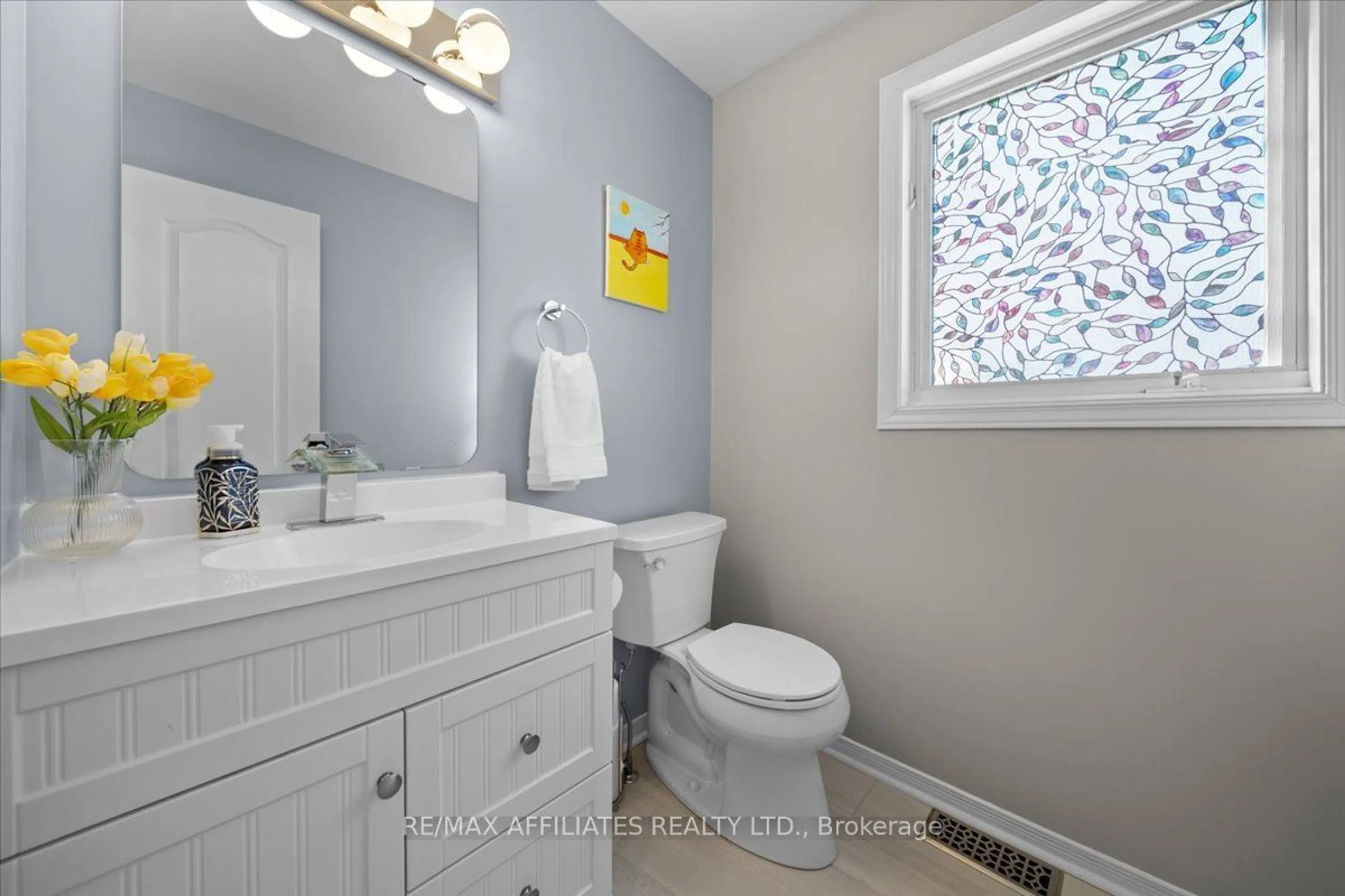 Standard bathroom, ceramic/tile floor for 5901 Pineglade Cres, Orleans - Convent Glen and Area Ontario K1W 1G3