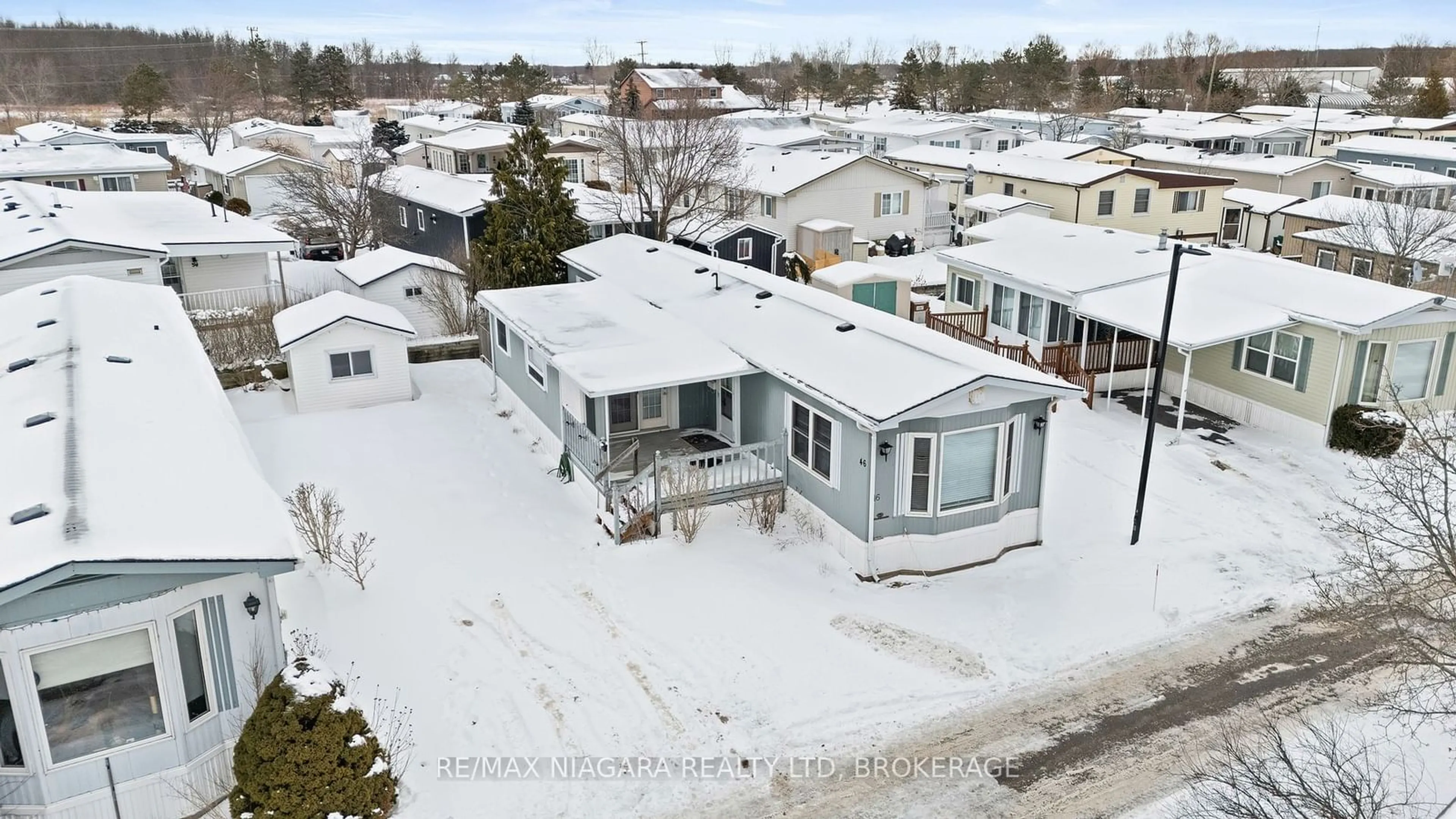 A pic from outside/outdoor area/front of a property/back of a property/a pic from drone, street for 3033 Townline Rd #46, Fort Erie Ontario L0S 1S1