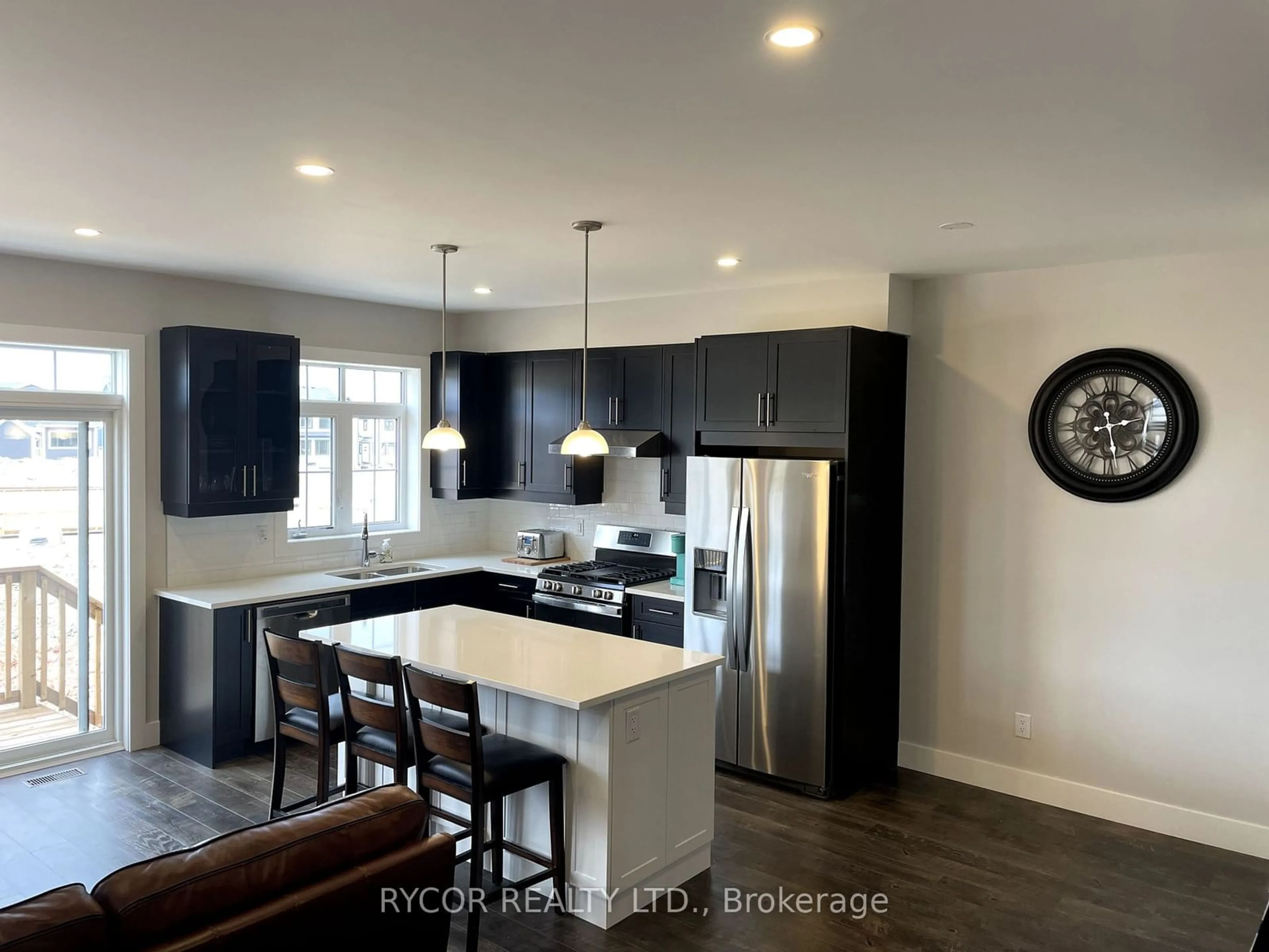 Open concept kitchen, unknown for 148 Sycamore St, Blue Mountains Ontario L9Y 4E4