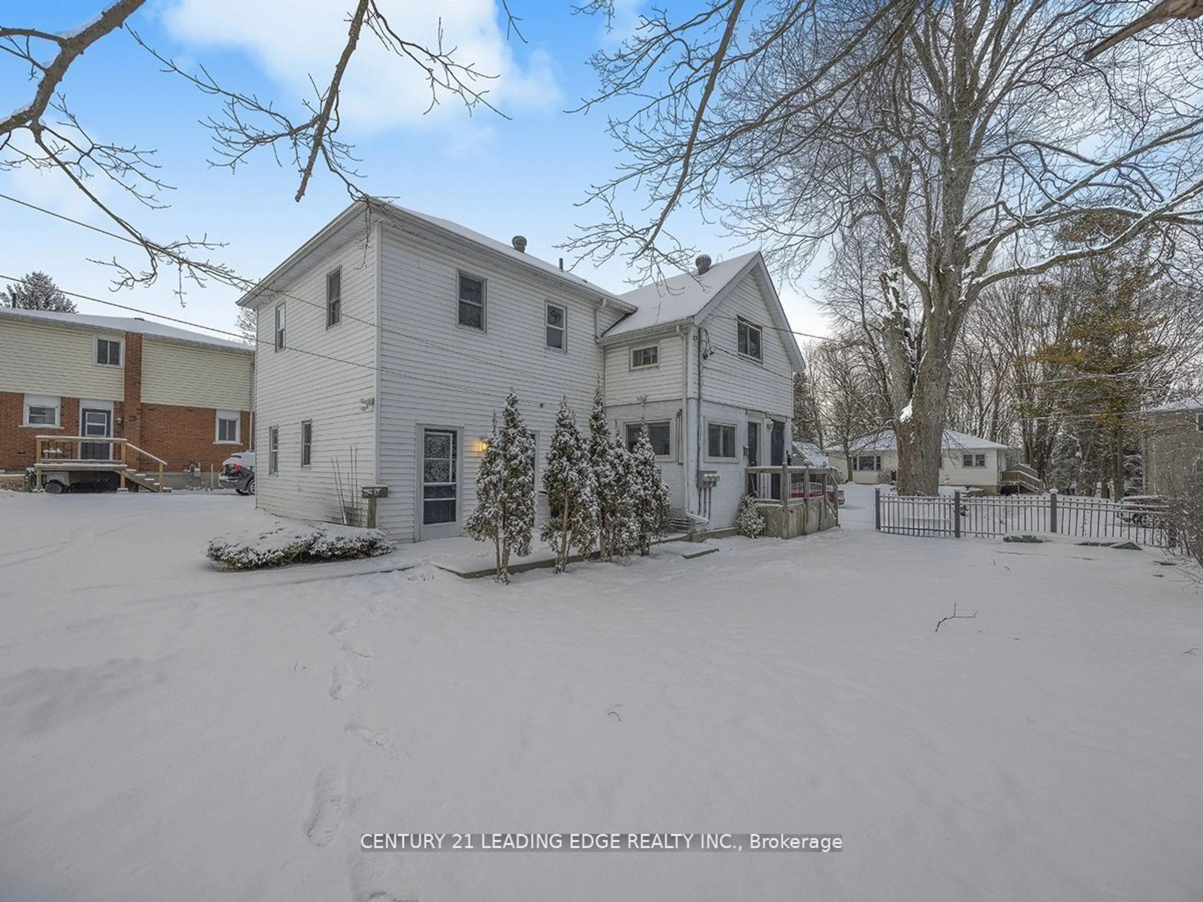 A pic from outside/outdoor area/front of a property/back of a property/a pic from drone, street for 433 Cottesmore Ave, Cobourg Ontario K9A 4E4