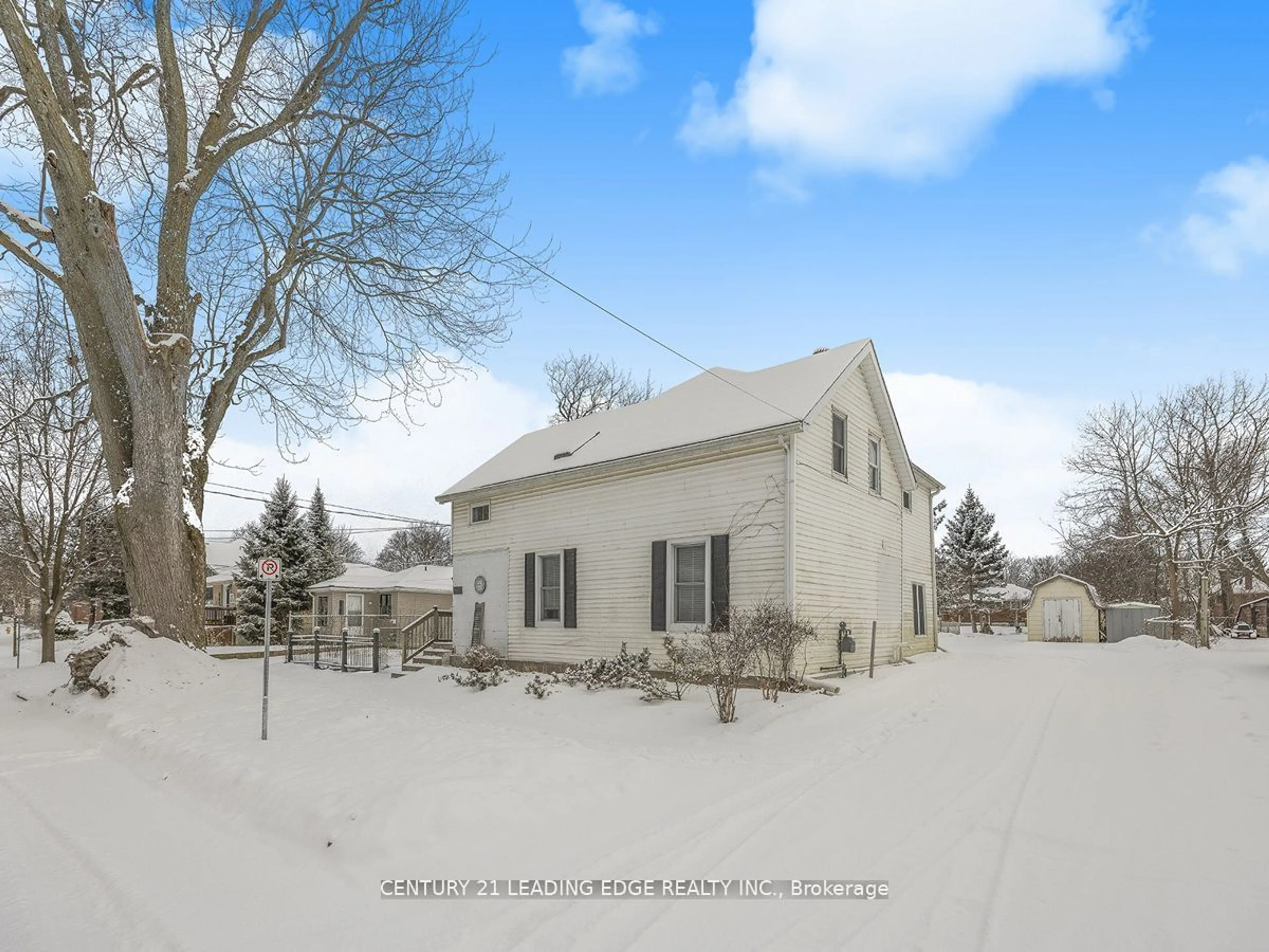 A pic from outside/outdoor area/front of a property/back of a property/a pic from drone, street for 433 Cottesmore Ave, Cobourg Ontario K9A 4E4