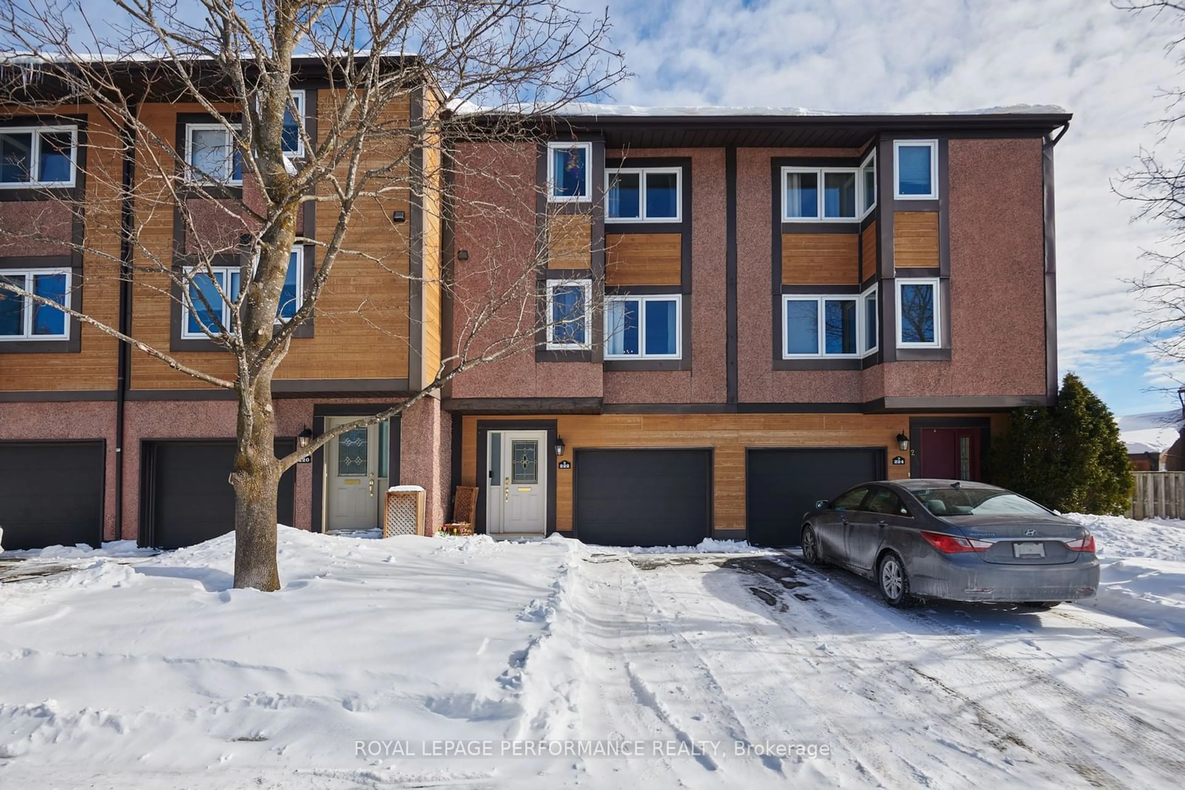 A pic from outside/outdoor area/front of a property/back of a property/a pic from drone, street for 222 Huntridge, Hunt Club - Windsor Park Village and Area Ontario K1V 9J3