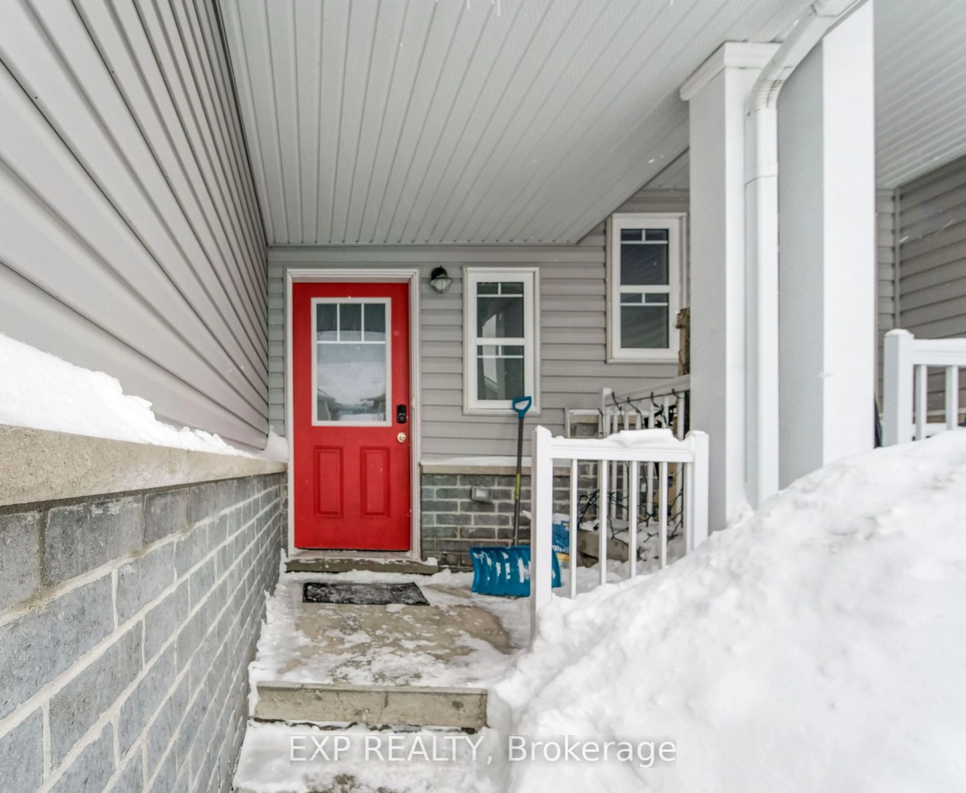 Indoor entryway for 1989 Ottawa St, Kitchener Ontario N2E 0G7