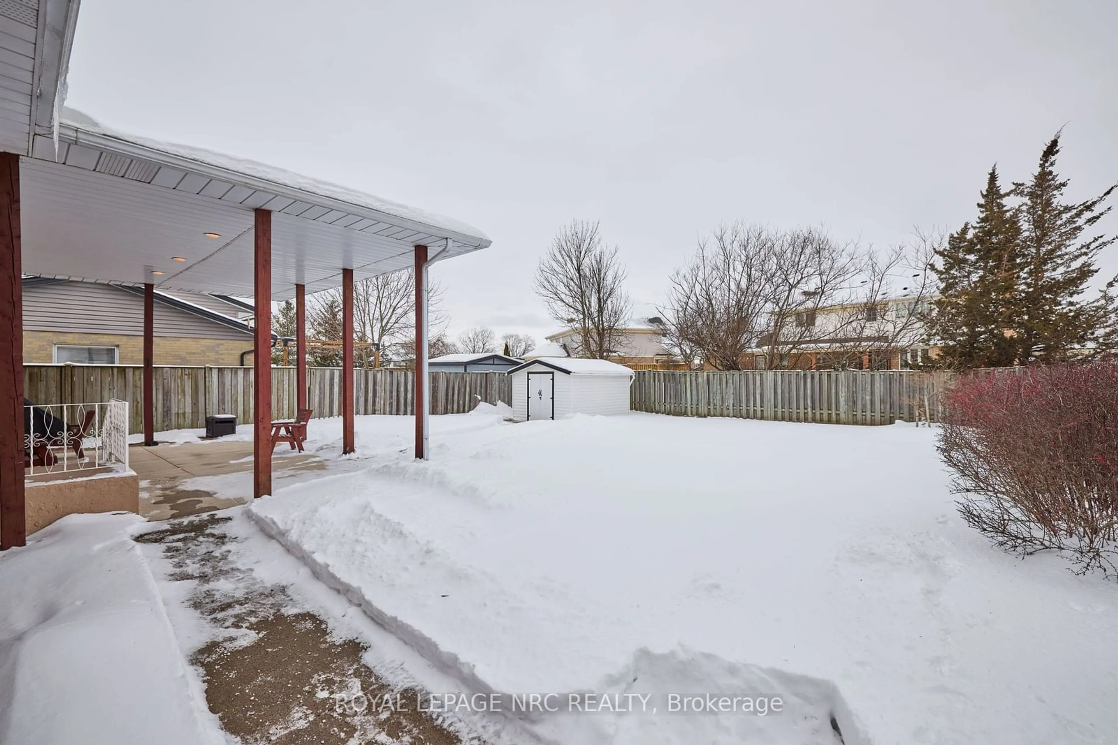 Patio, street for 72 Endicott Terr, Welland Ontario L3C 5R8